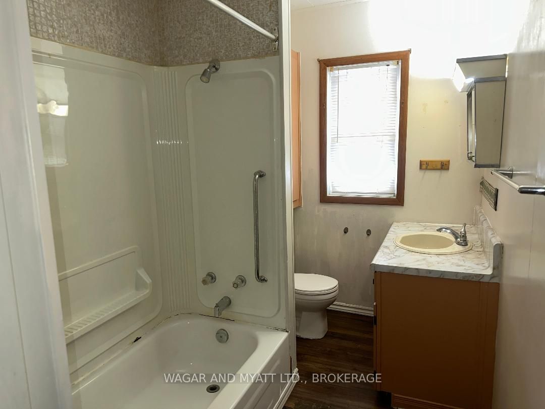 172 Richard Street Property Photo 6