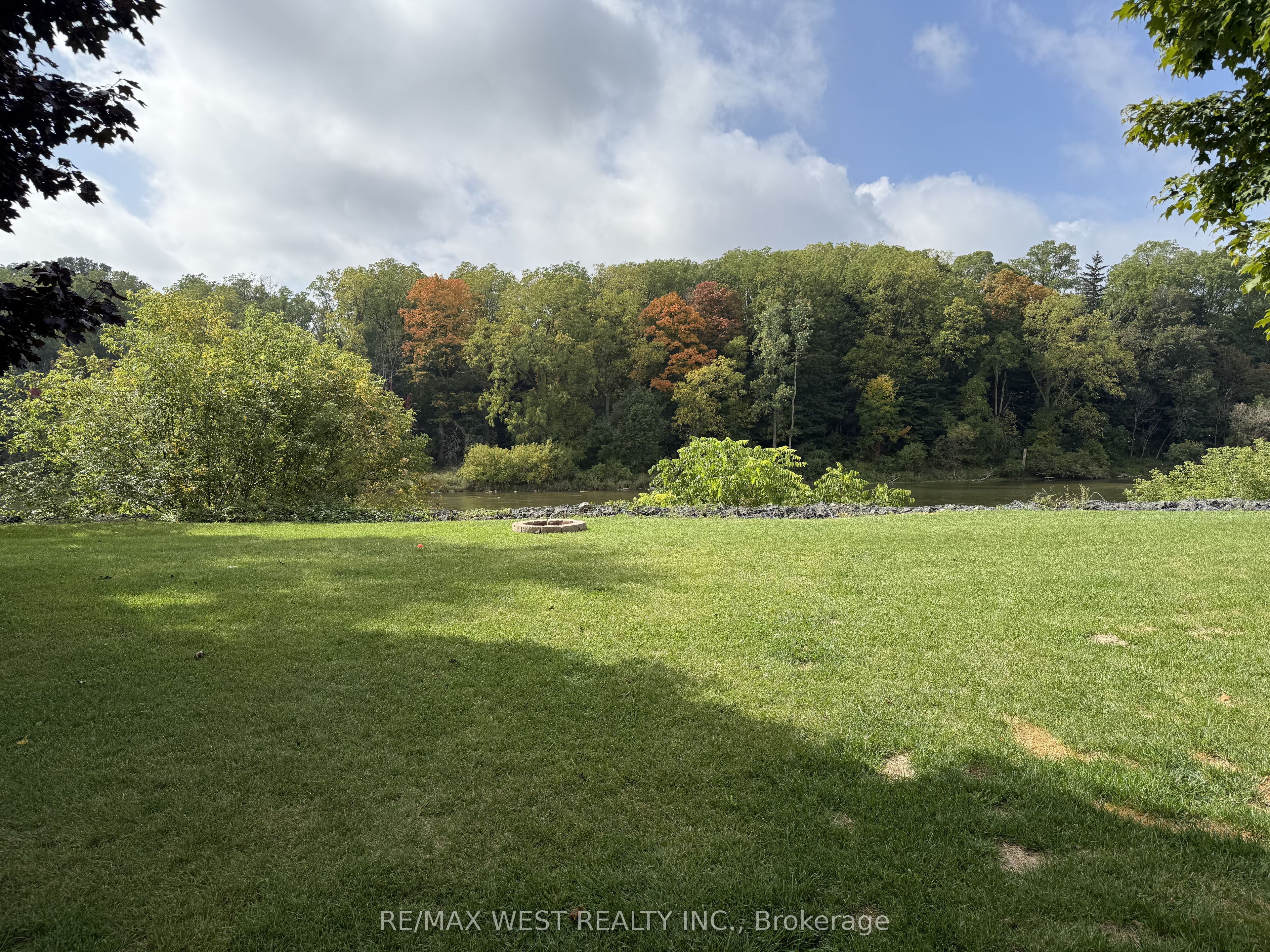 58 Willow Street Property Photo 3