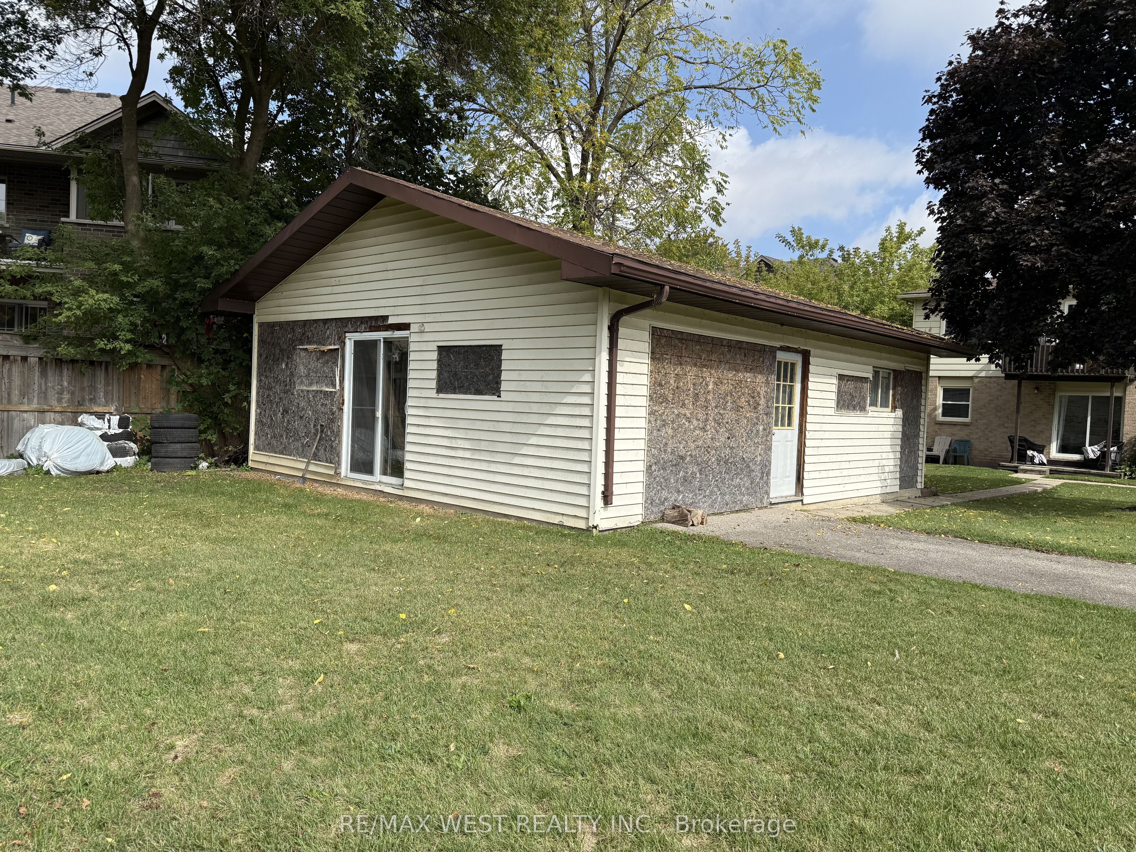 60 Willow Street Property Photo 3