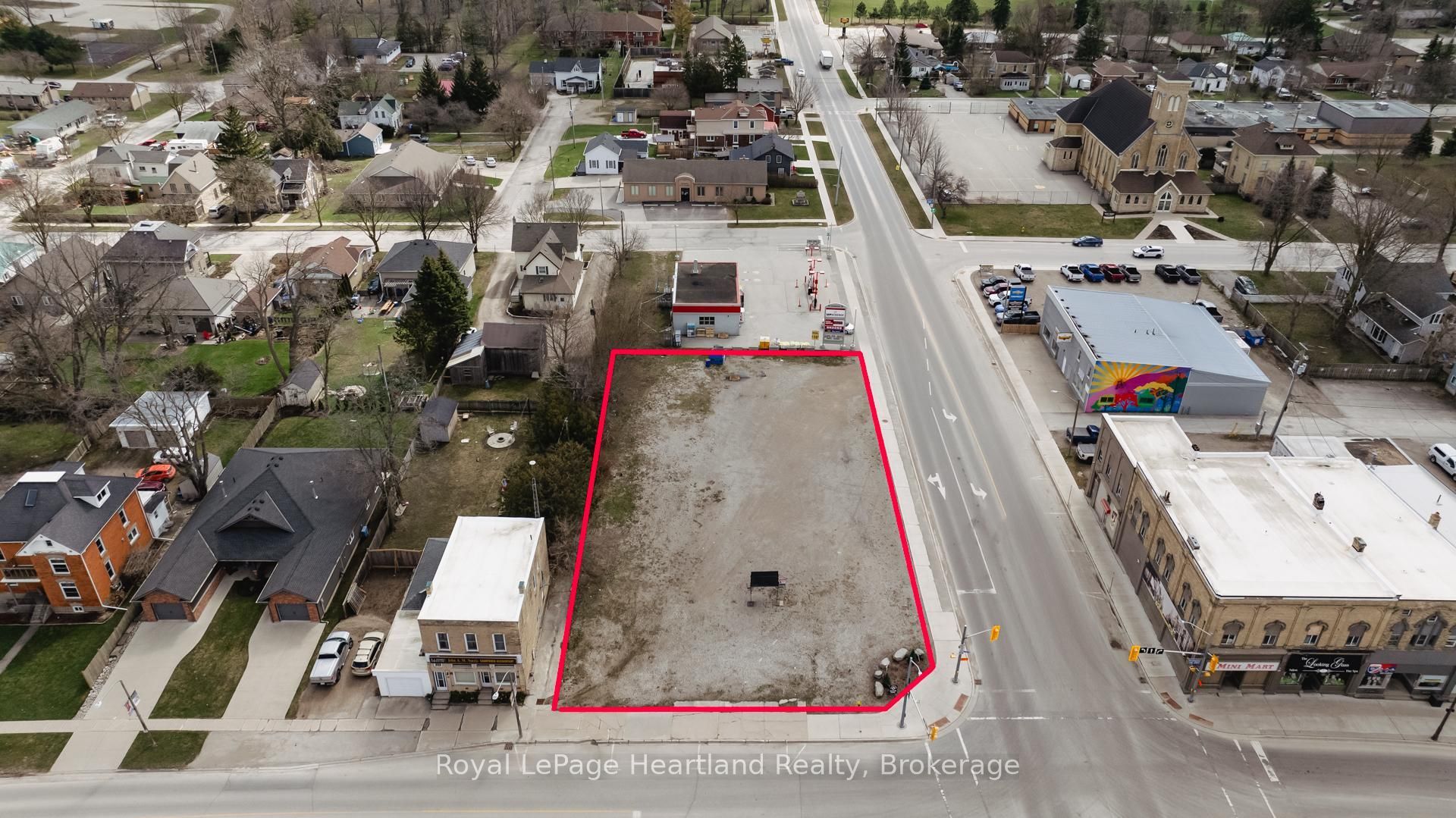 4 GODERICH Street E Property Photo 1