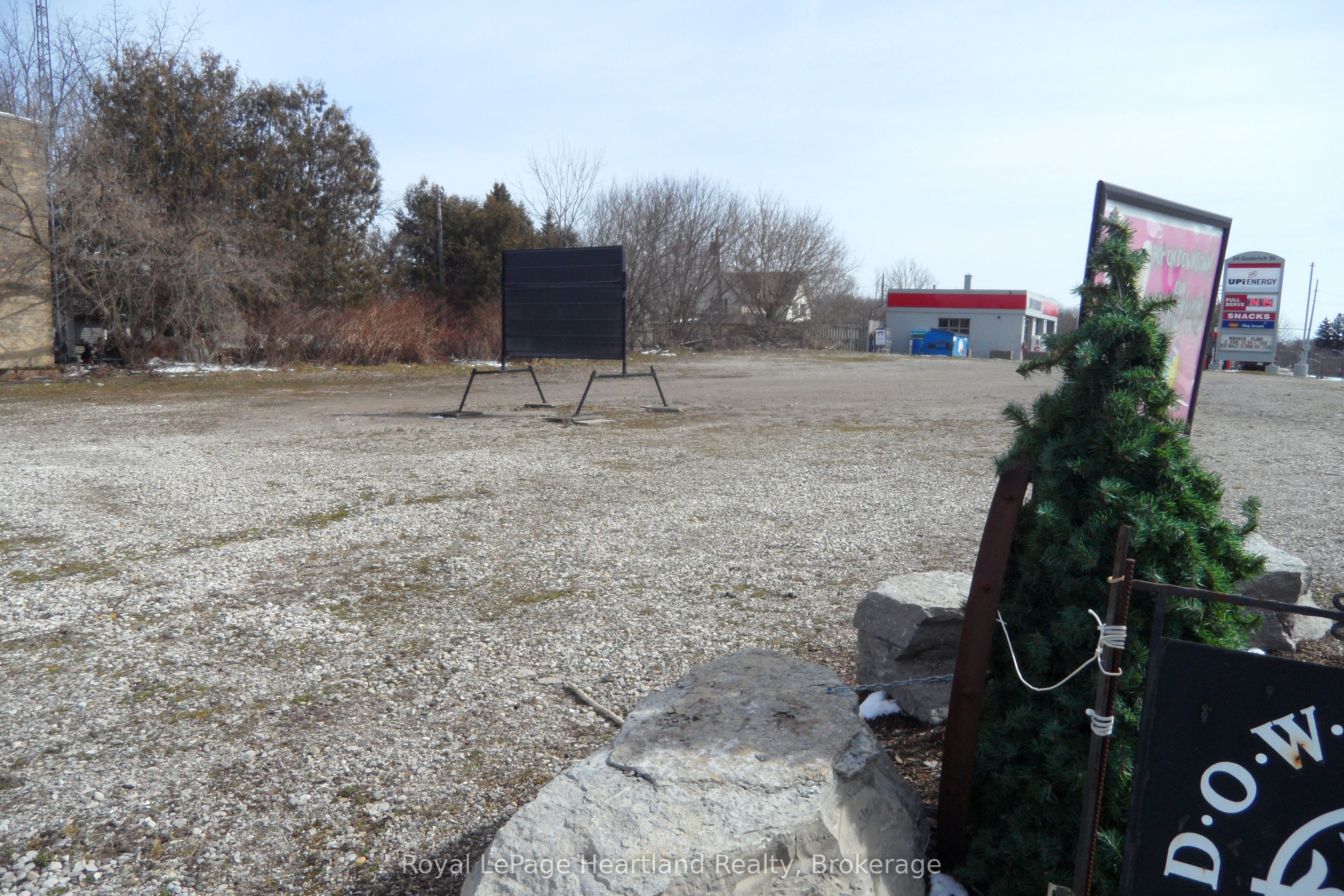 4 Goderich Street E Property Photo 2