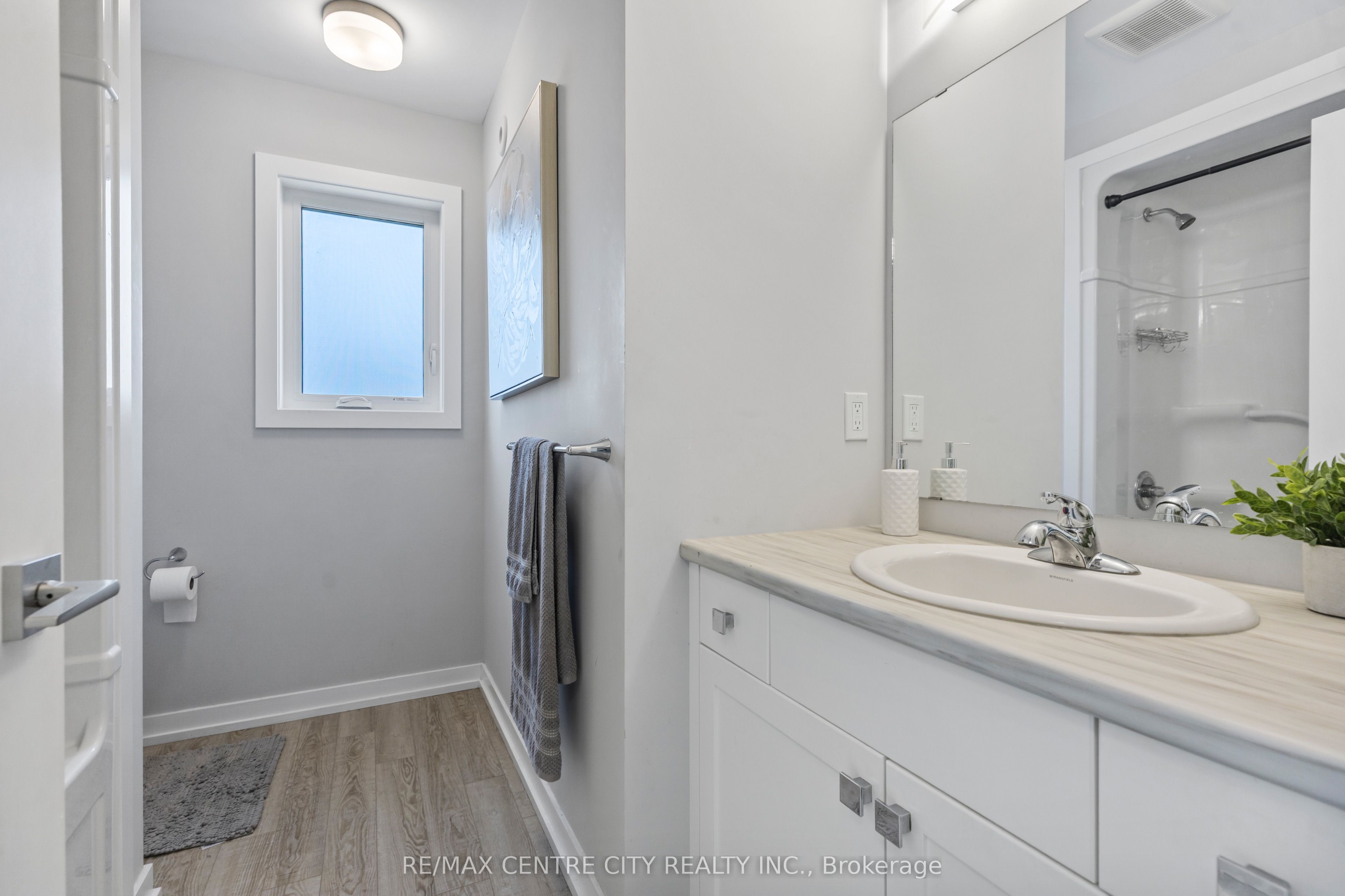 93 Benjamin Parkway Property Photo 20
