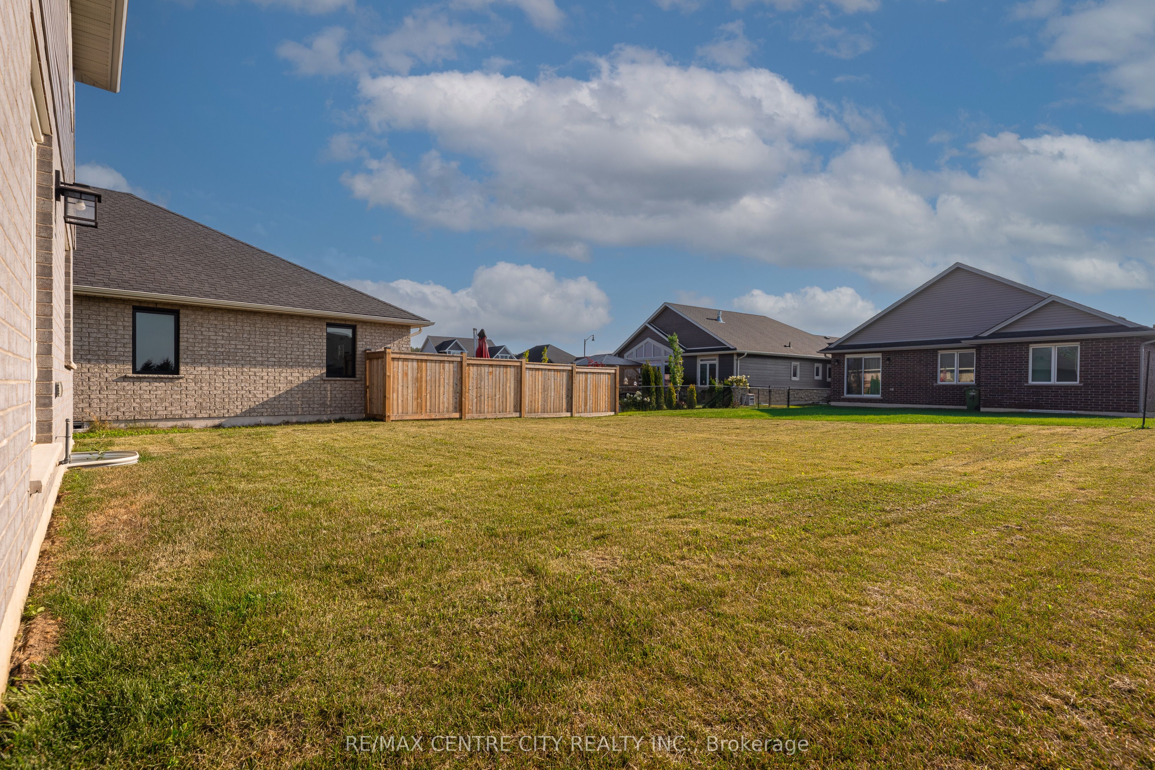 93 Benjamin Parkway Property Photo 25