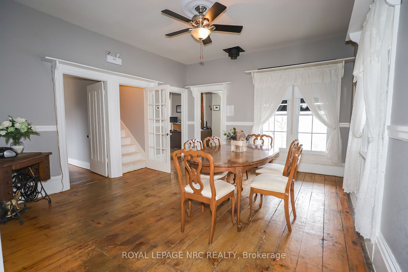 264 Ridge Road N Property Photo 8