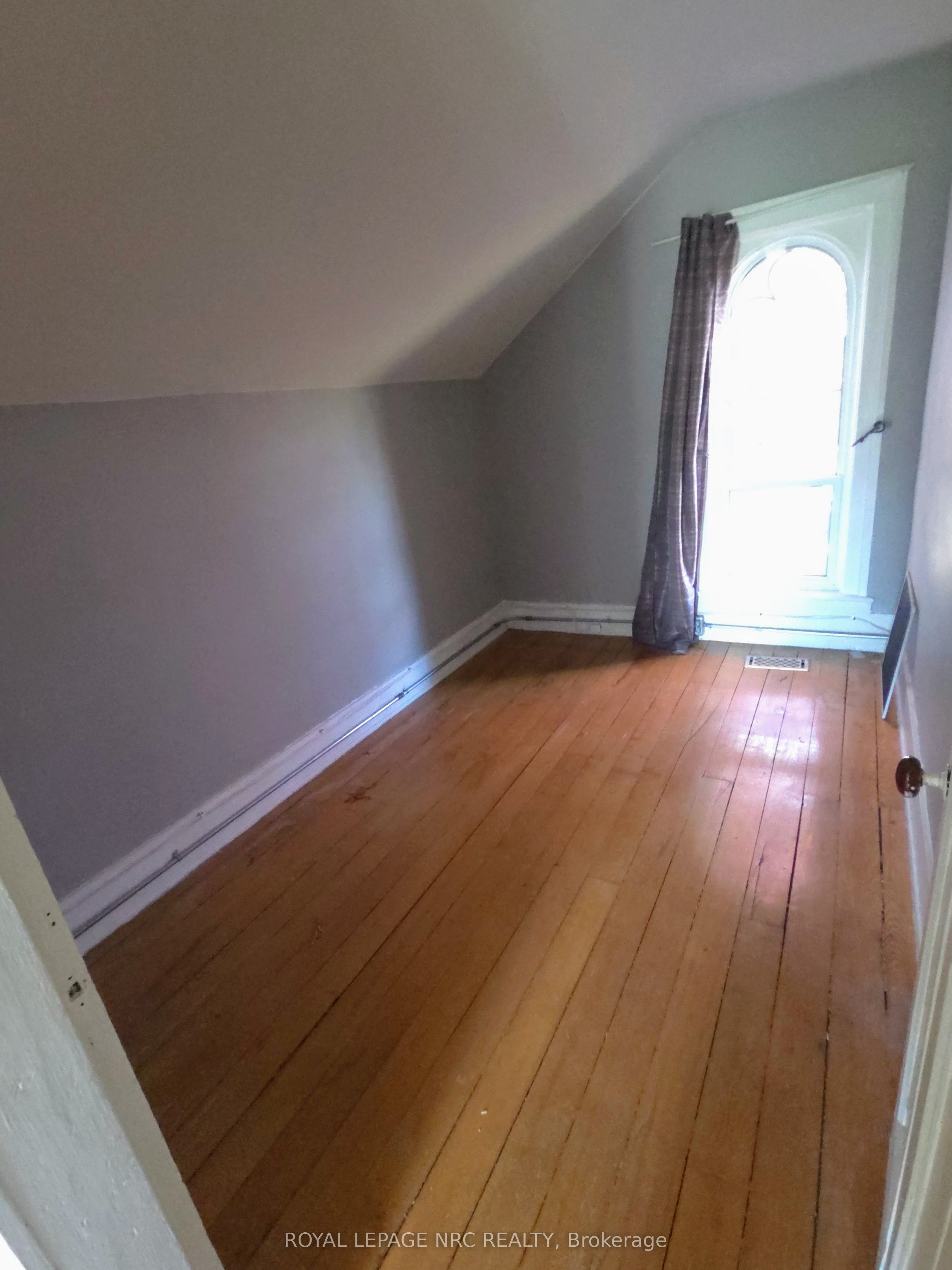 264 Ridge Road N Property Photo 13