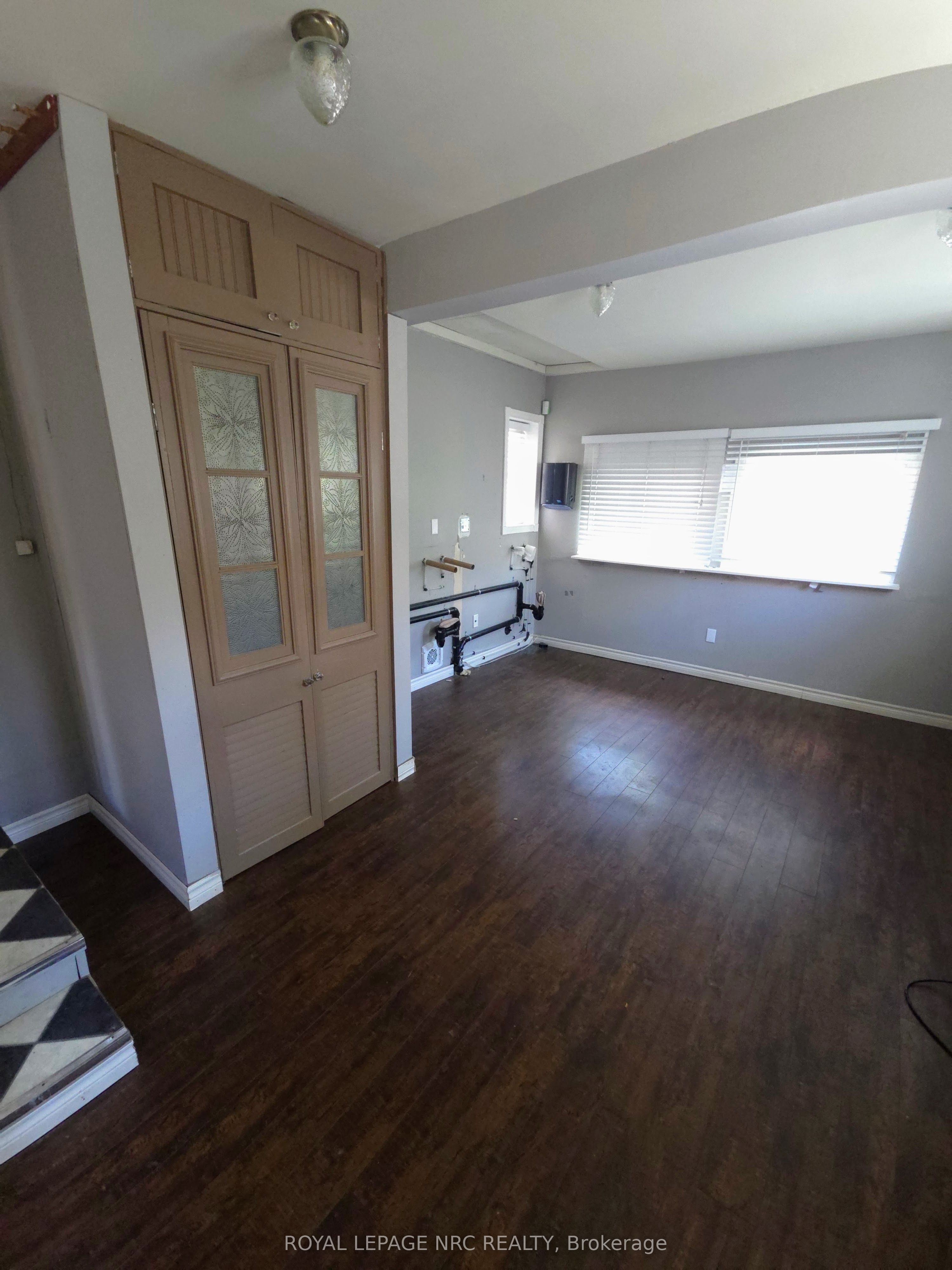 264 Ridge Road N Property Photo 14