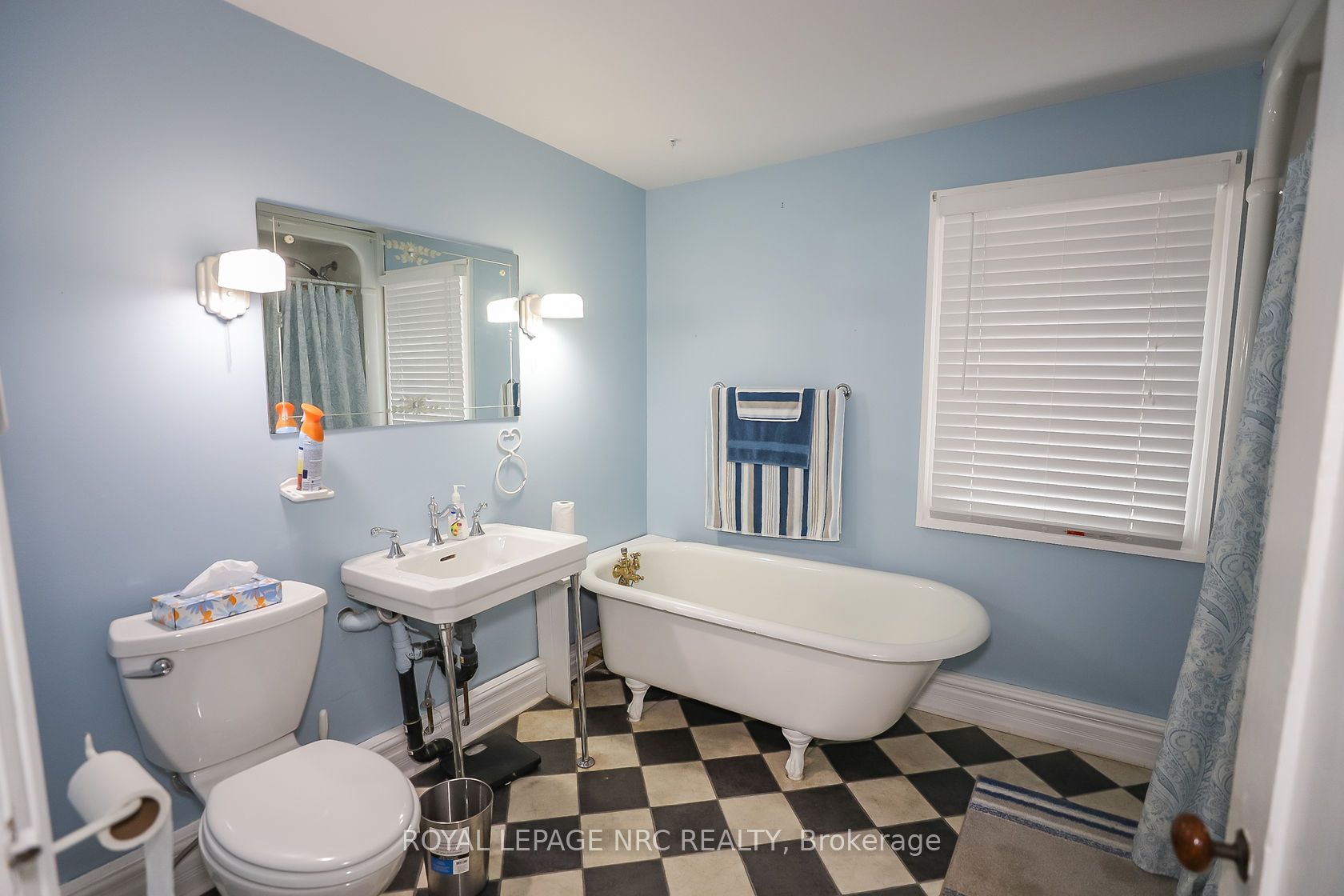264 Ridge Road N Property Photo 16