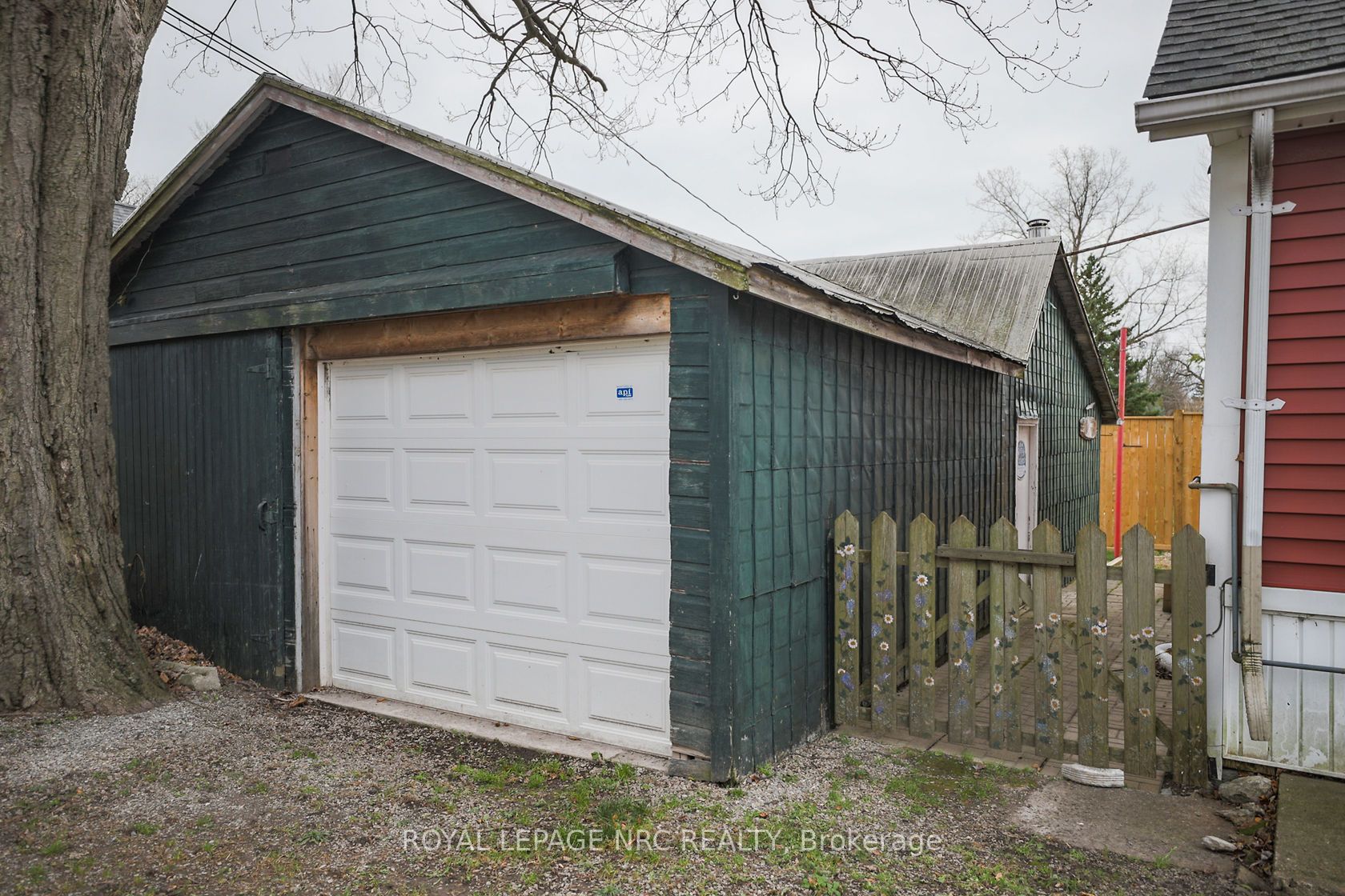 264 Ridge Road N Property Photo 23