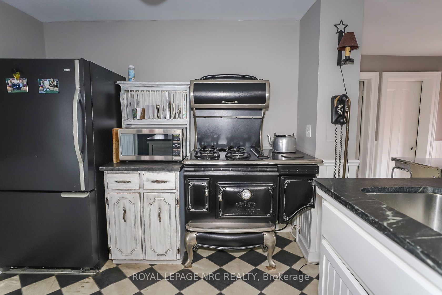 264 Ridge Road N Property Photo 20