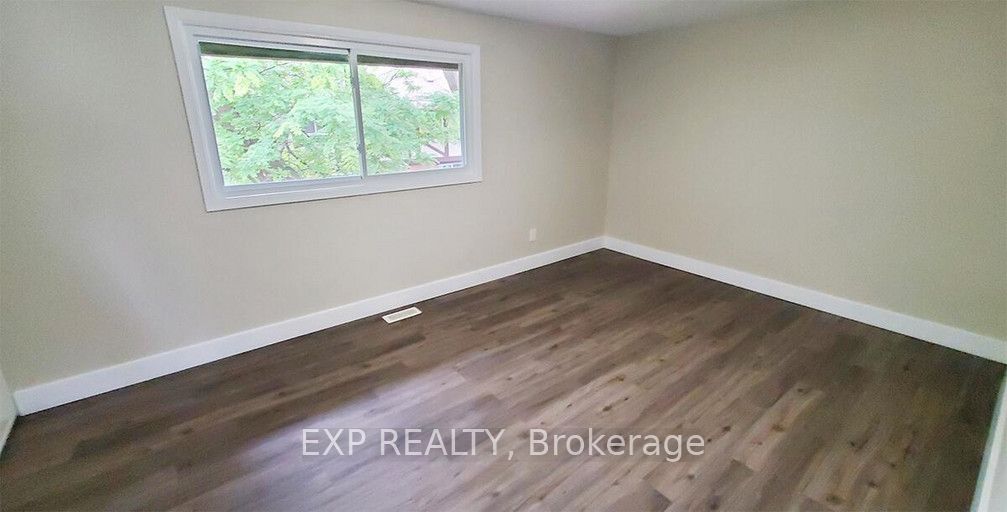 33 Berkley Drive 24 Property Photo 7