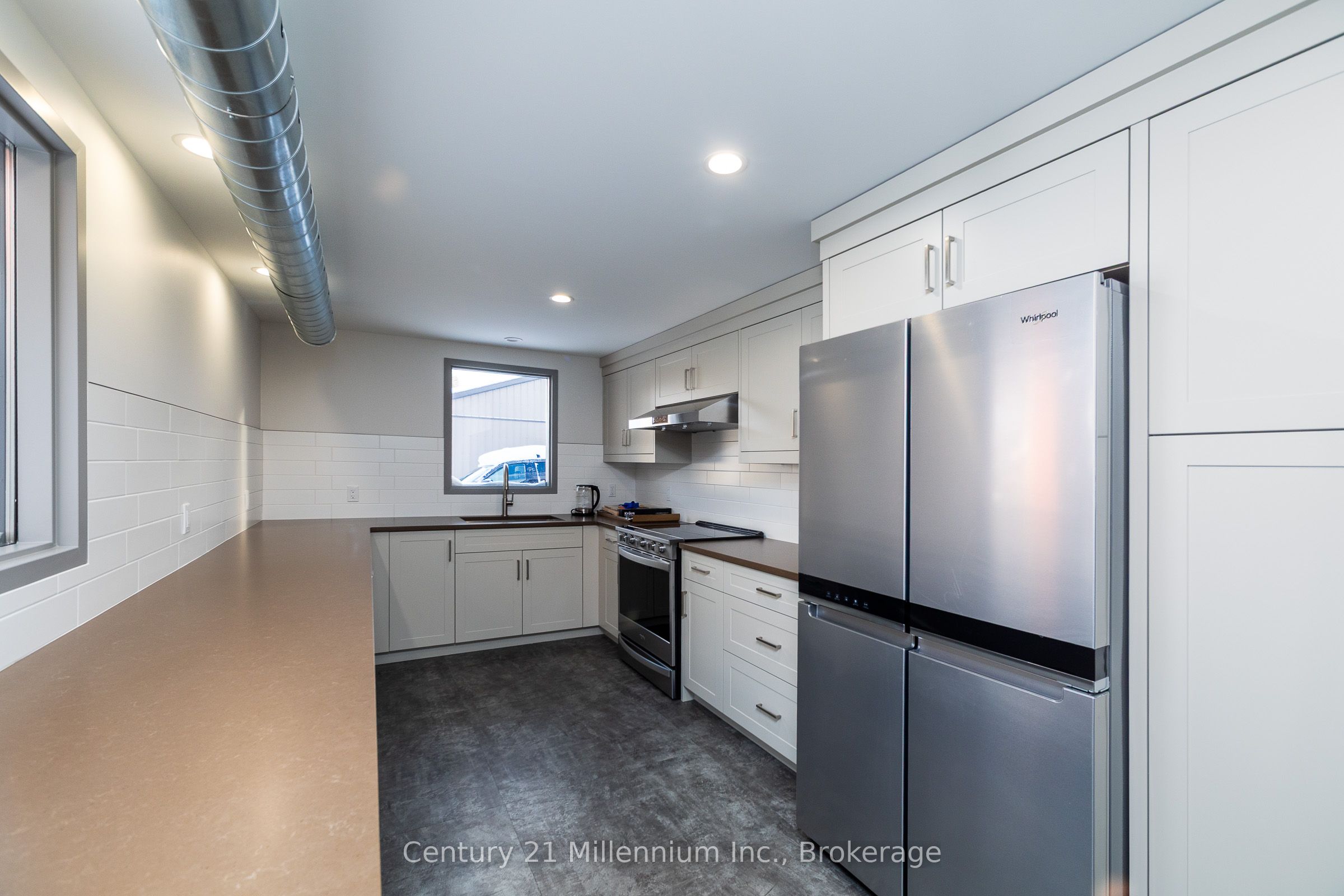 413 Queen Street S A Property Photo 6