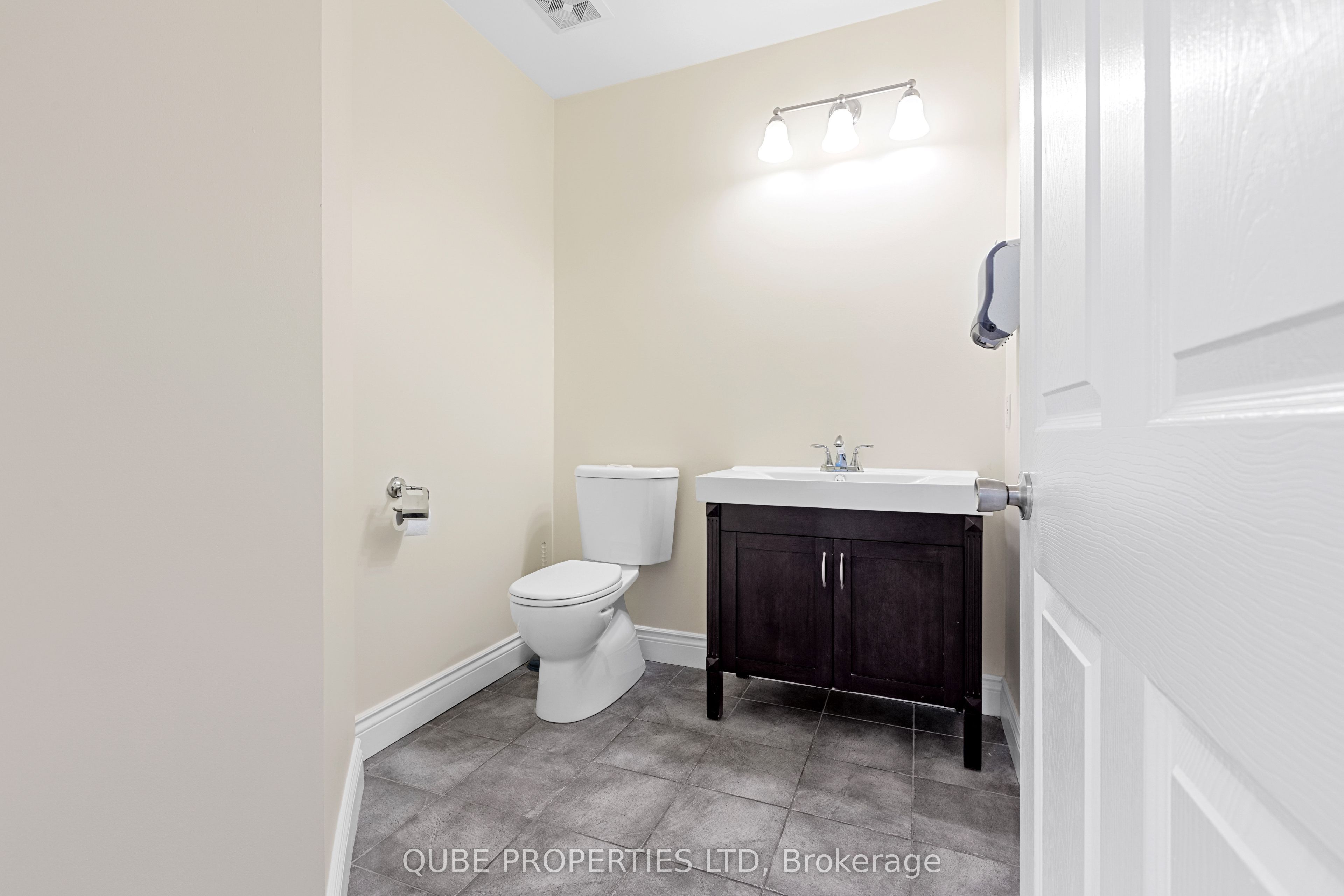 2122 Montreal Road B Property Photo 6