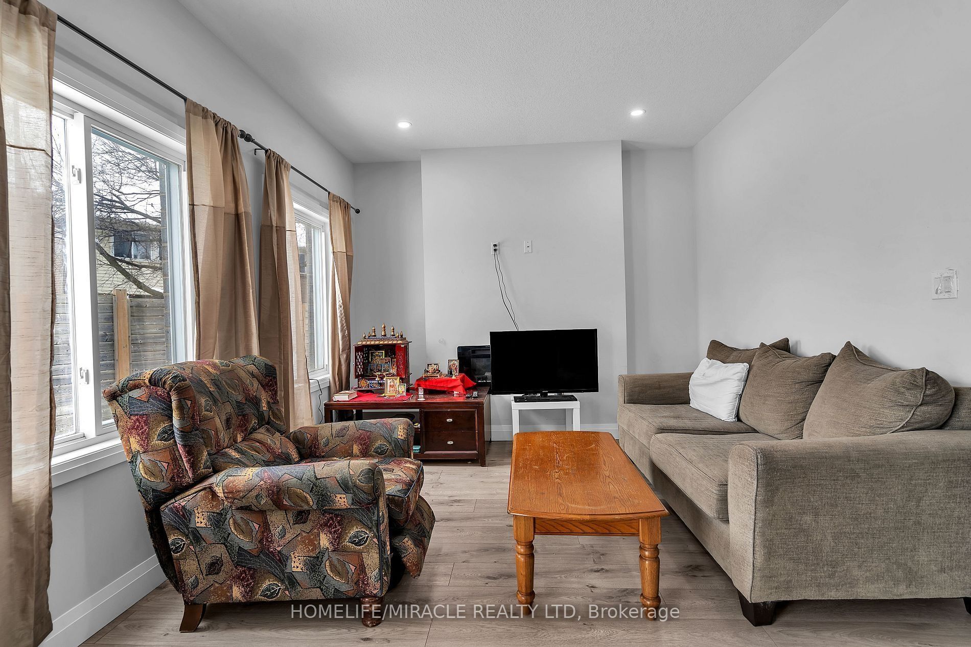 121 Marconi Court Property Photo 27