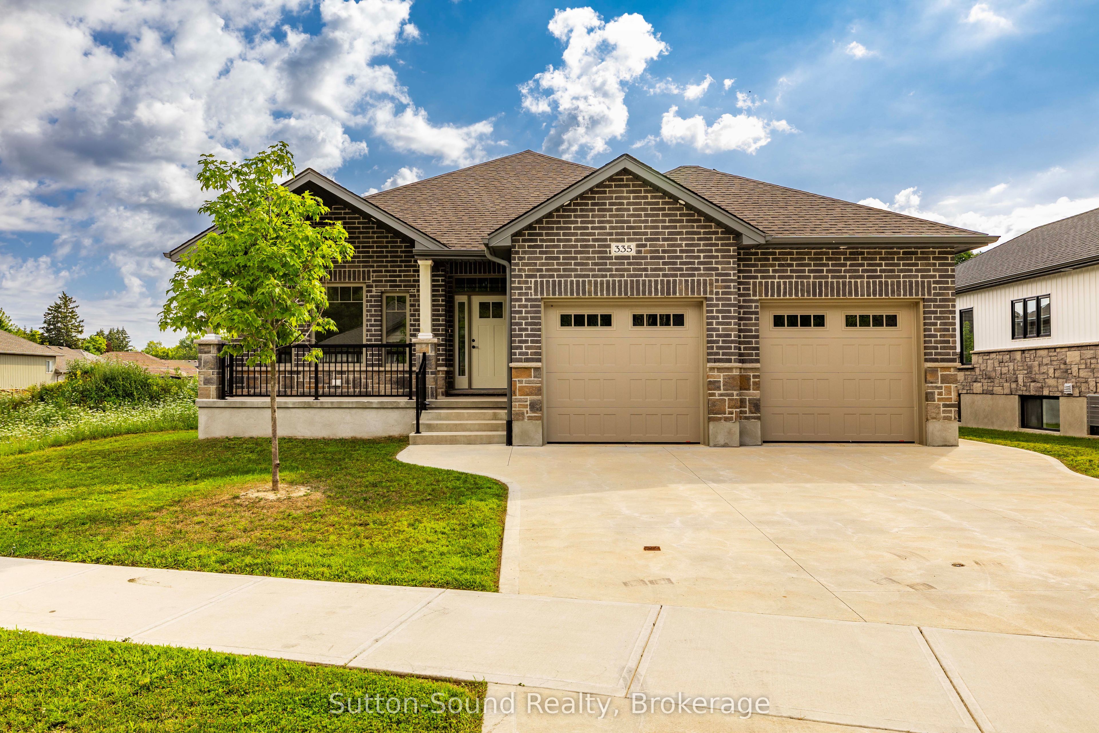 335 6th Avenue W Property Photo 1