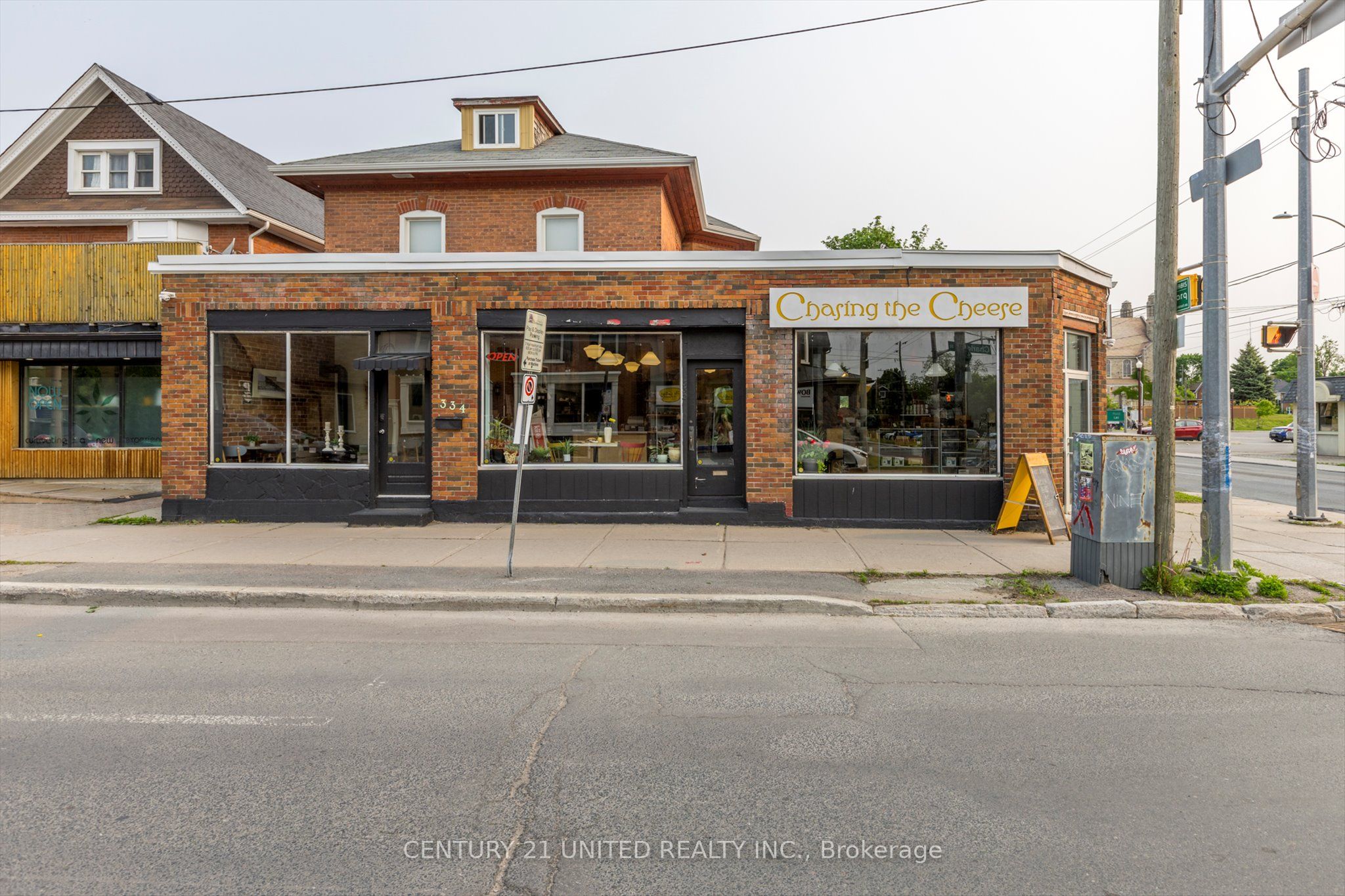 330-334 Charlotte Street W Property Photo 4