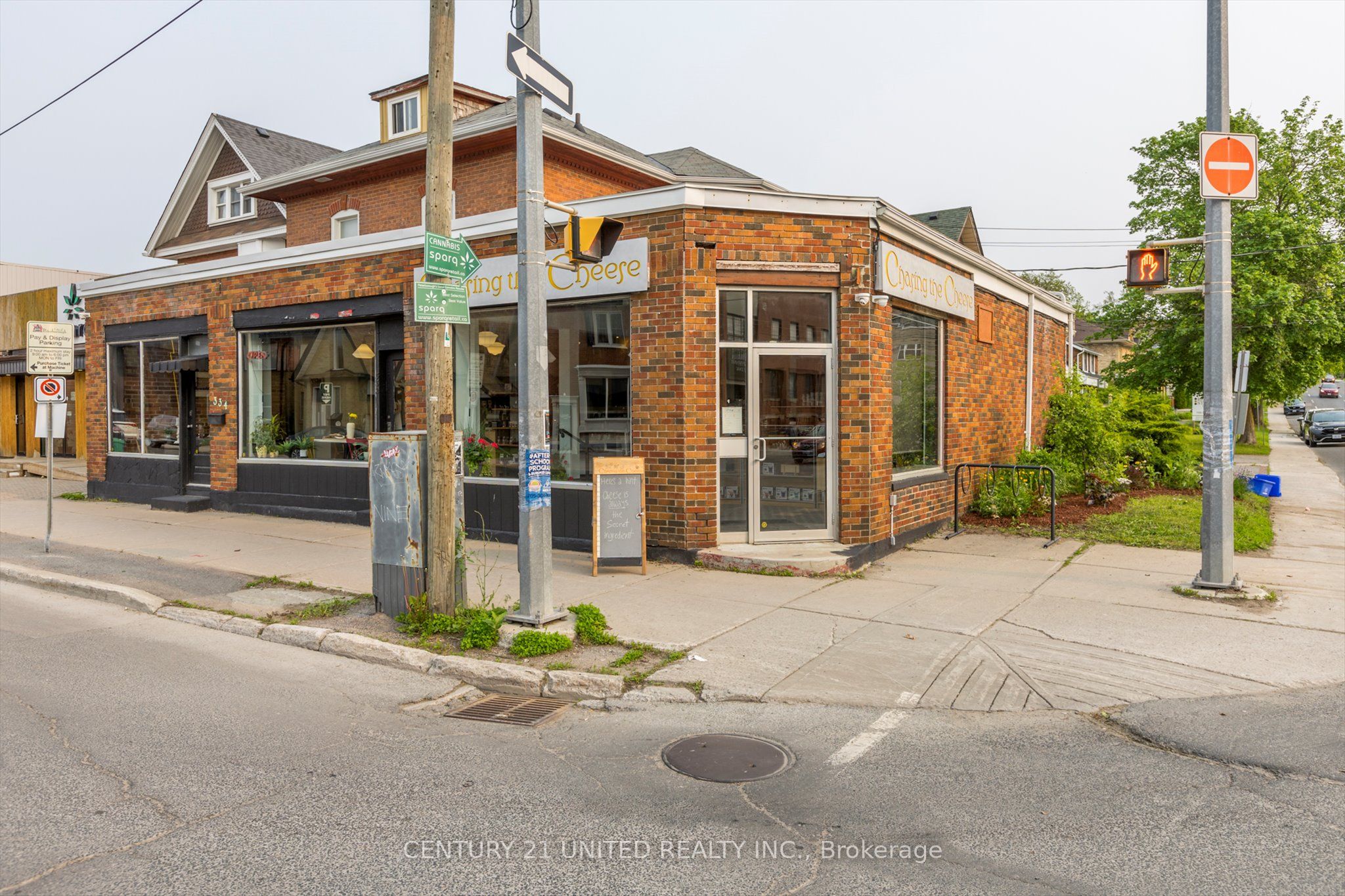 330-334 Charlotte Street W Property Photo 7