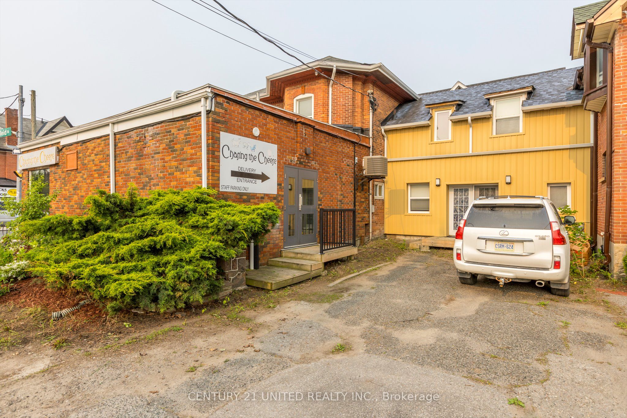 330-334 Charlotte Street W Property Photo 10