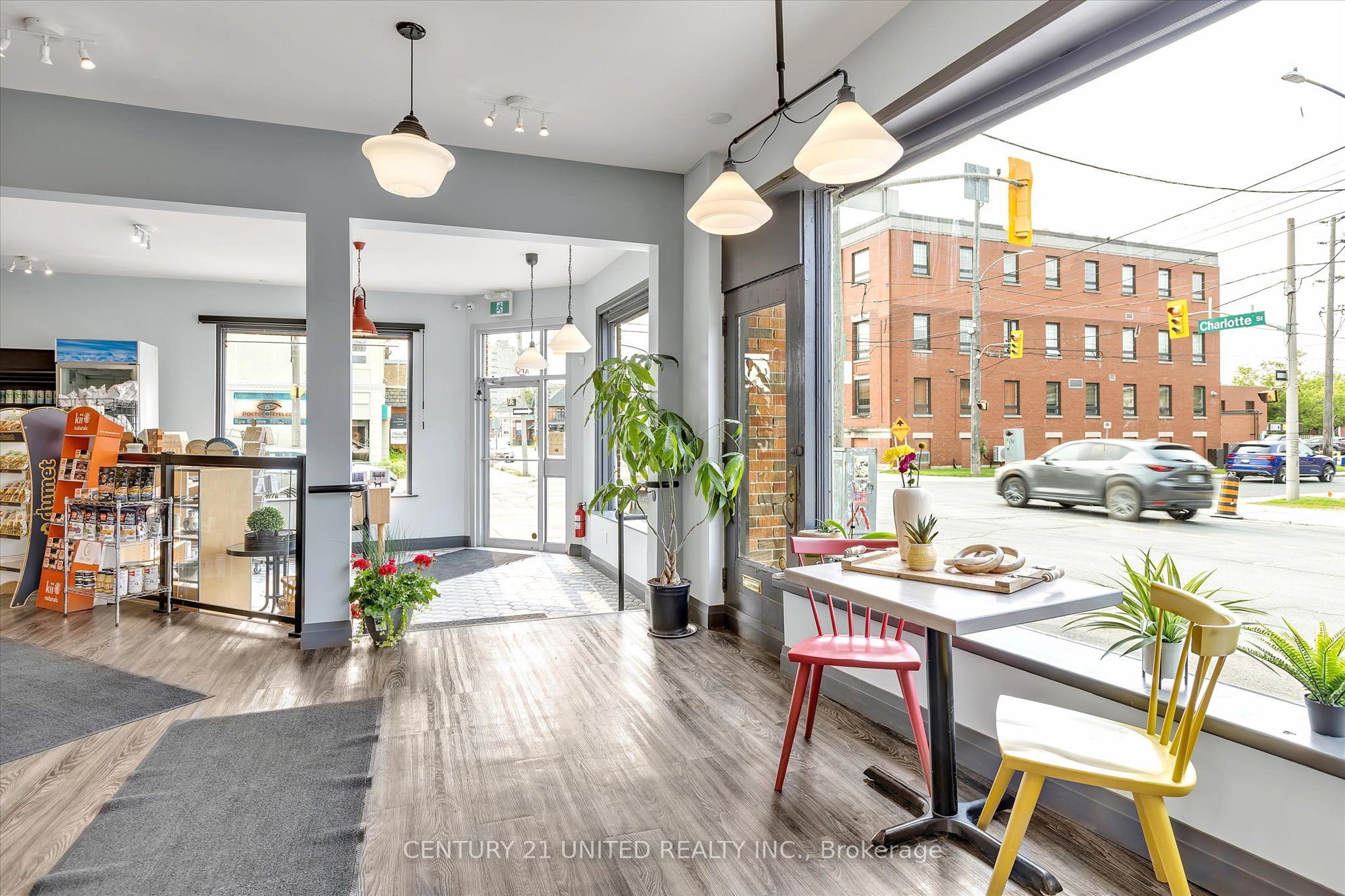 330-334 Charlotte Street W Property Photo 21