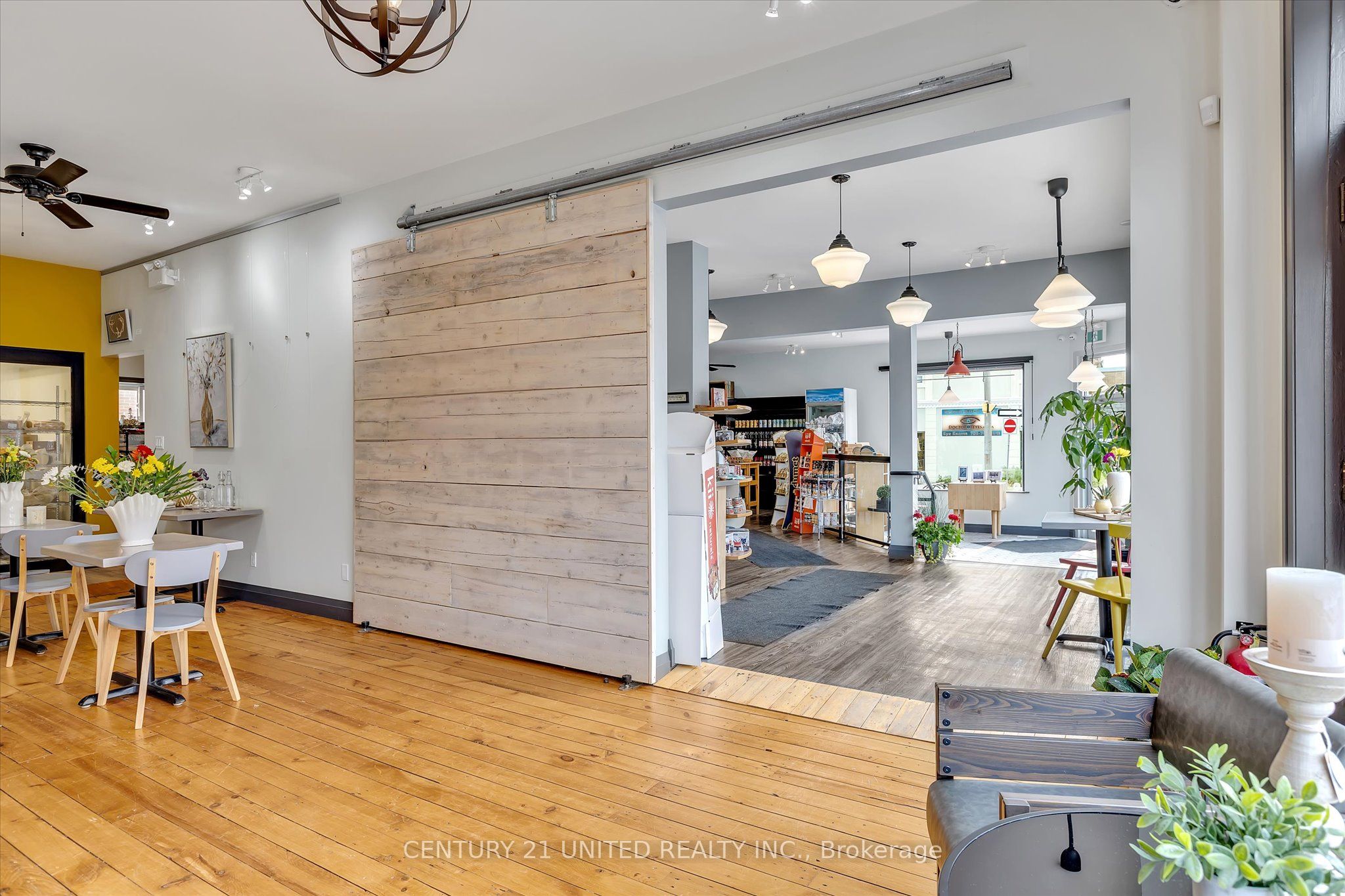 330-334 Charlotte Street W Property Photo 25