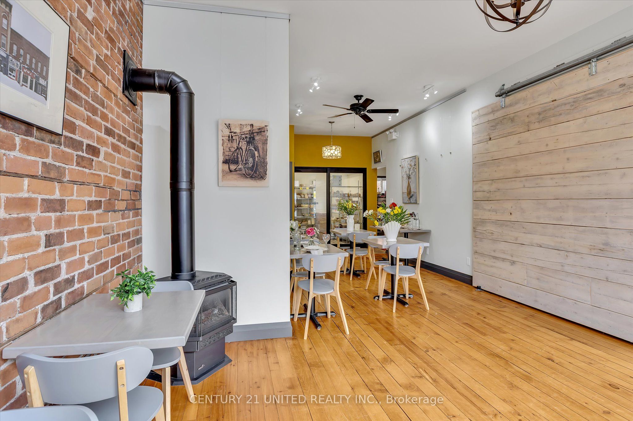 330-334 Charlotte Street W Property Photo 29