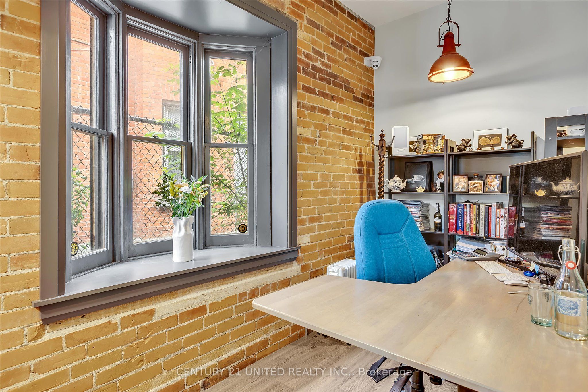 330-334 Charlotte Street W Property Photo 35