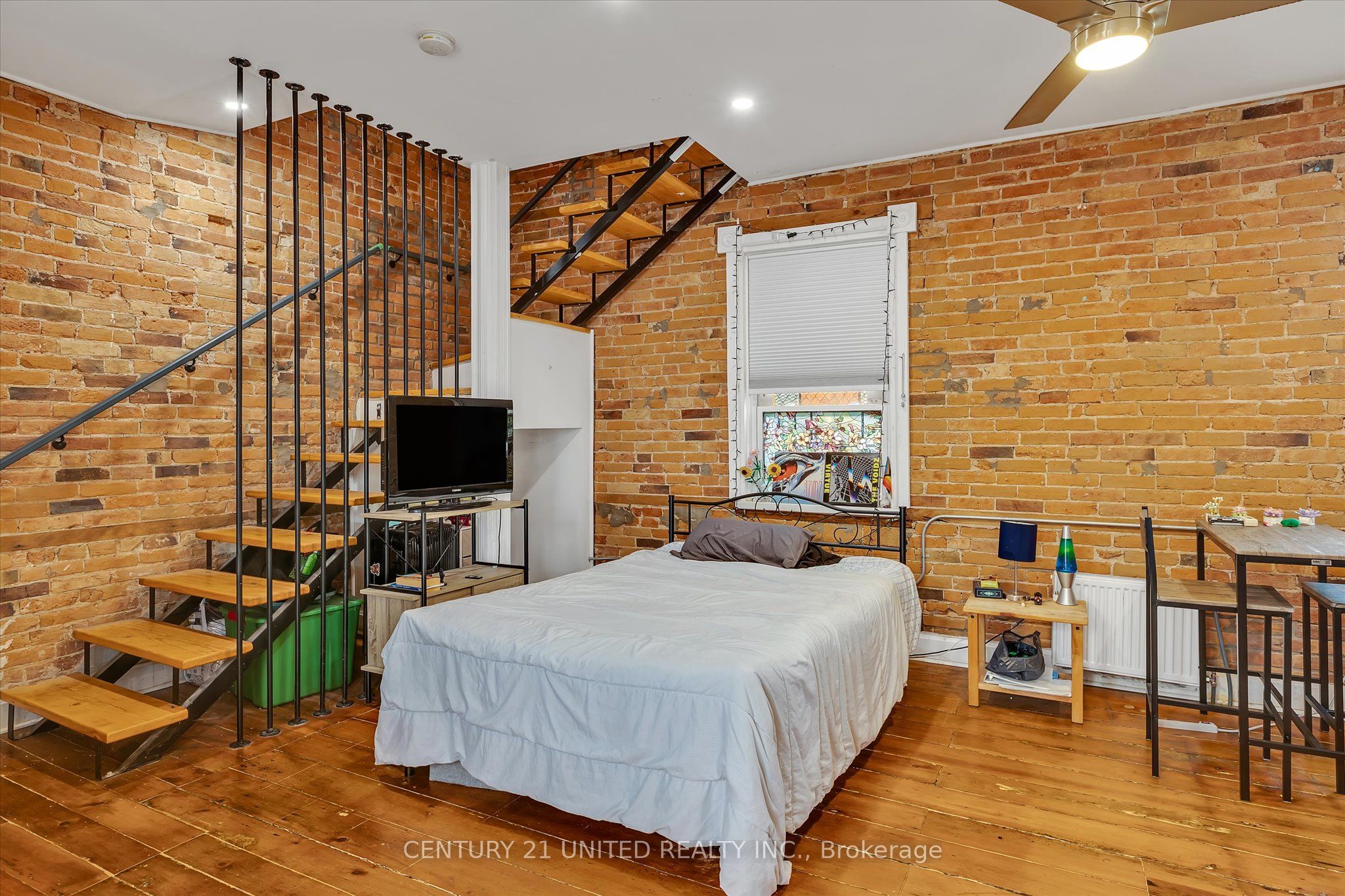 330-334 Charlotte Street W Property Photo 43