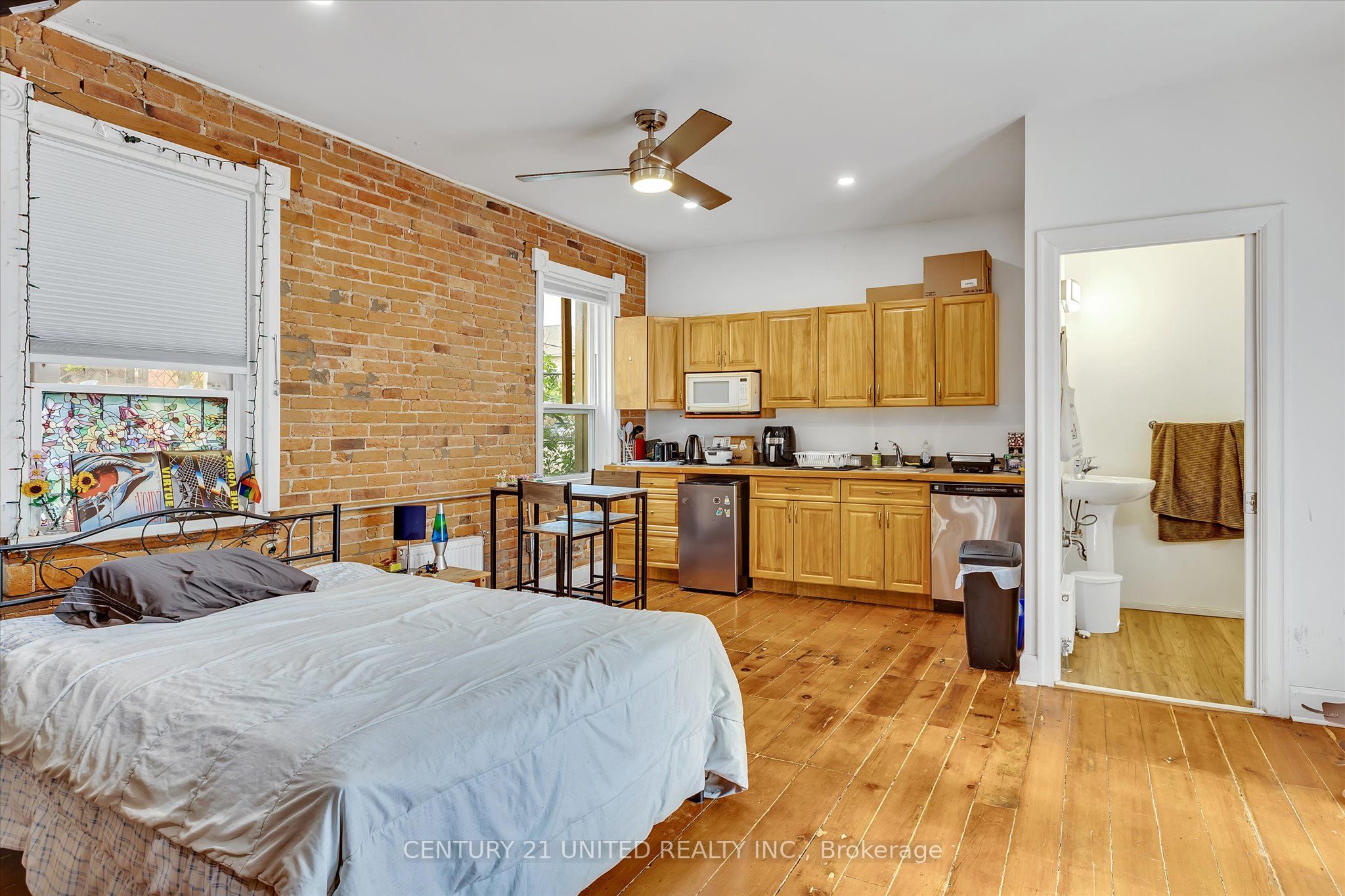 330-334 Charlotte Street W Property Photo 44
