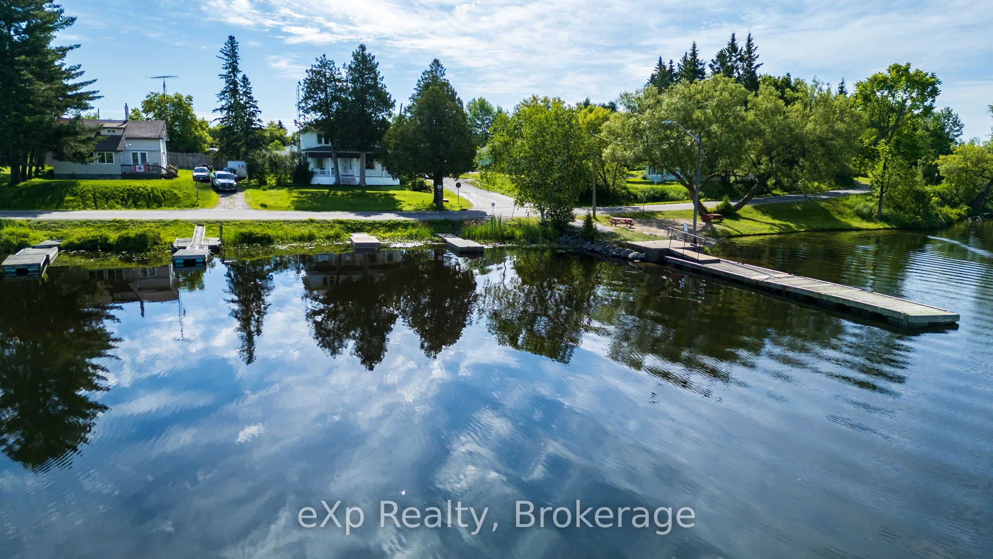 2 Henry Street Property Photo 3