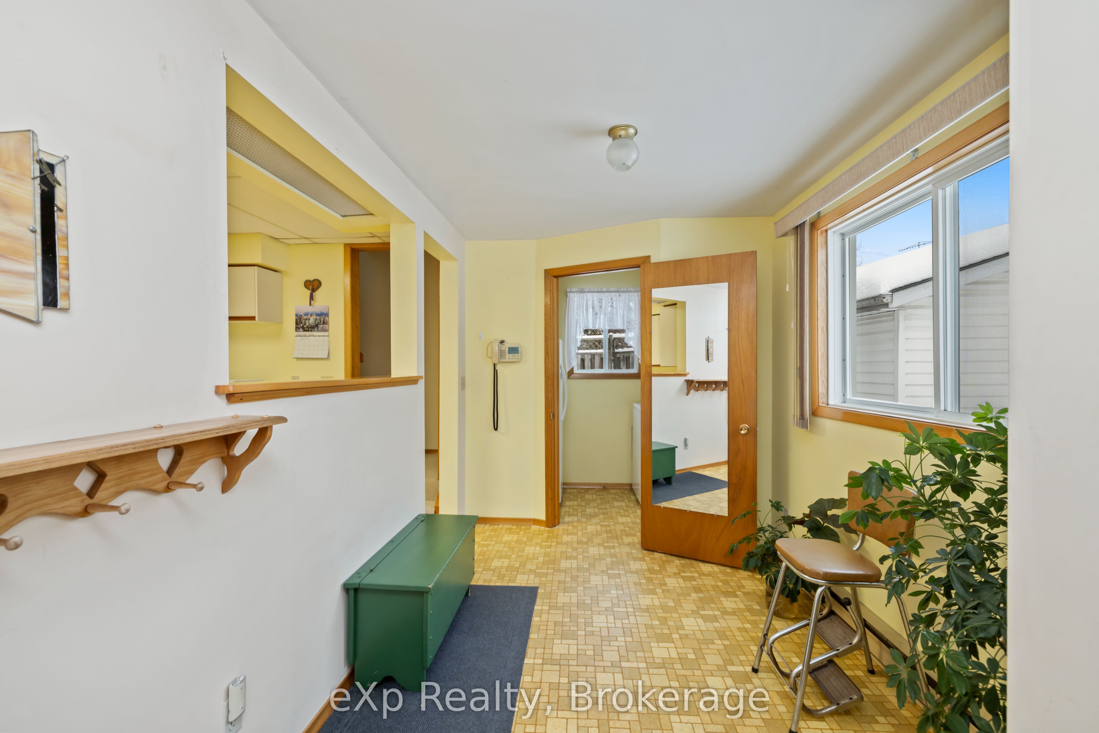 2 Henry Street Property Photo 5