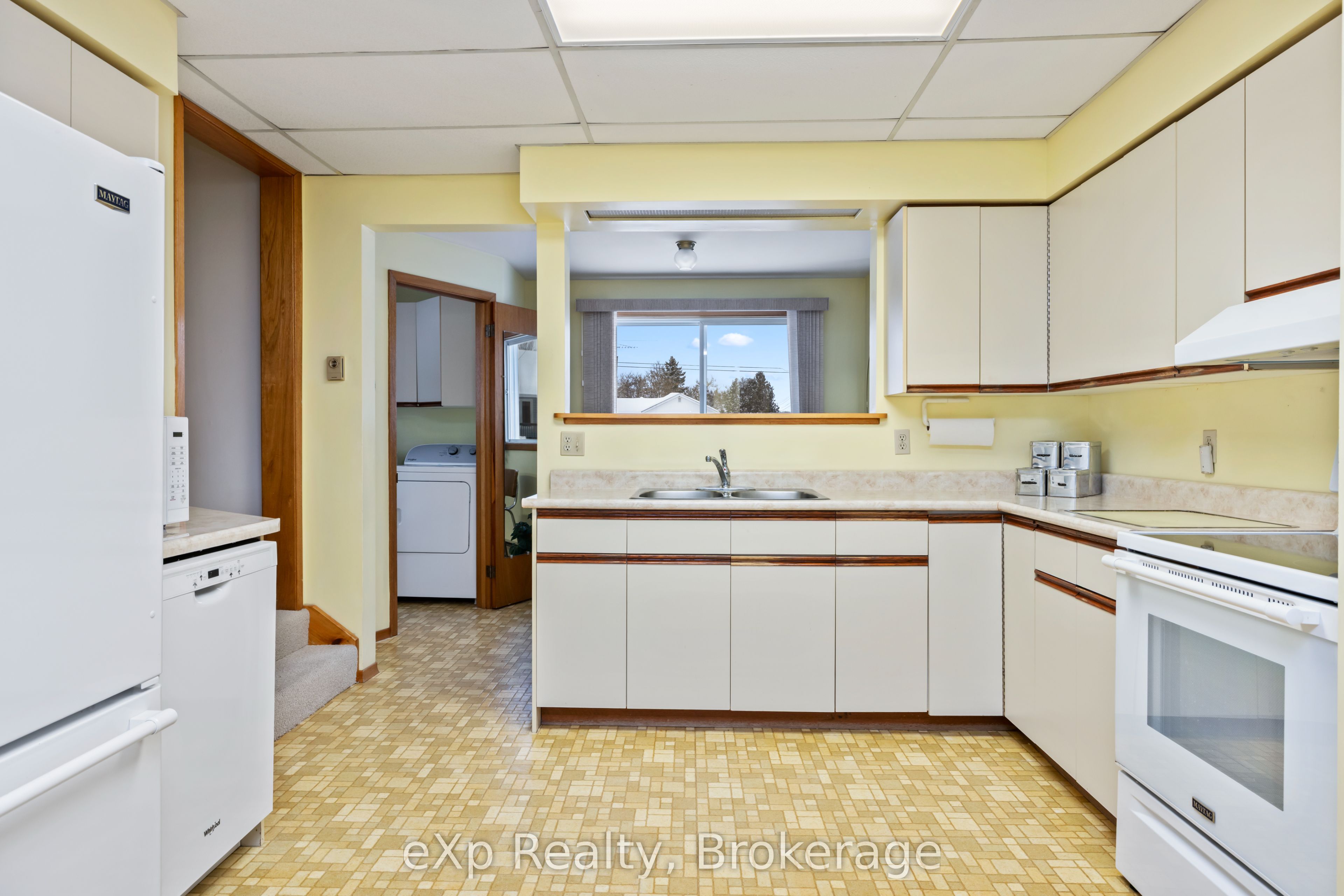 2 Henry Street Property Photo 9