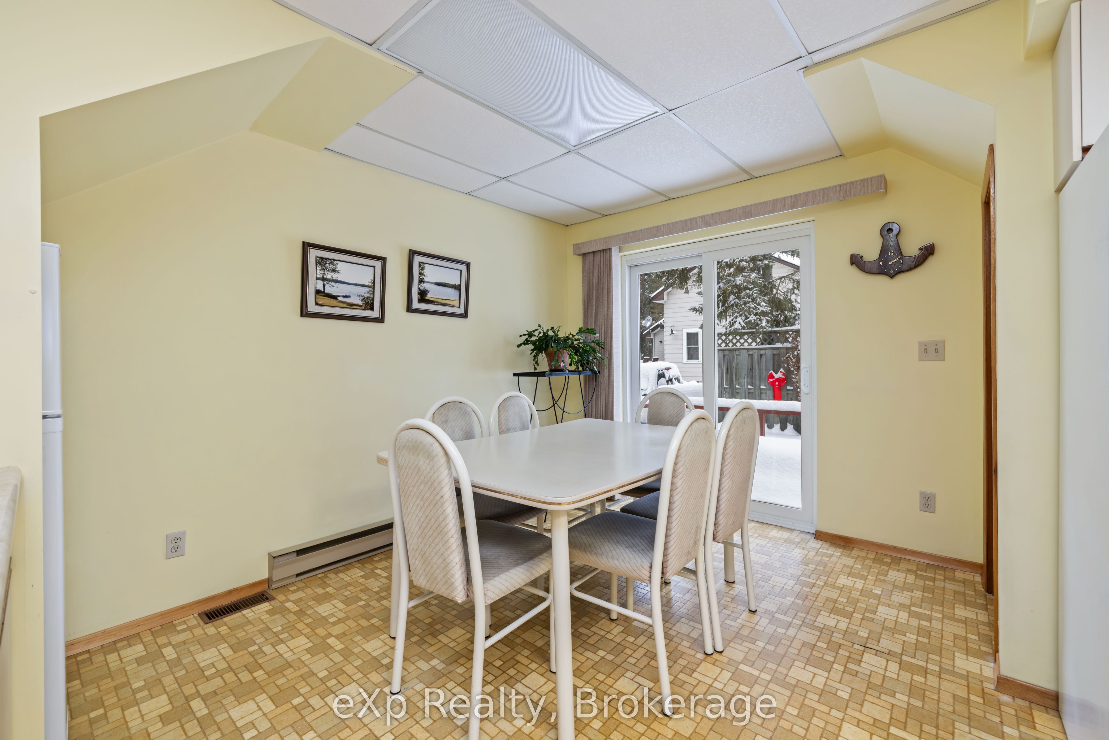 2 Henry Street Property Photo 10