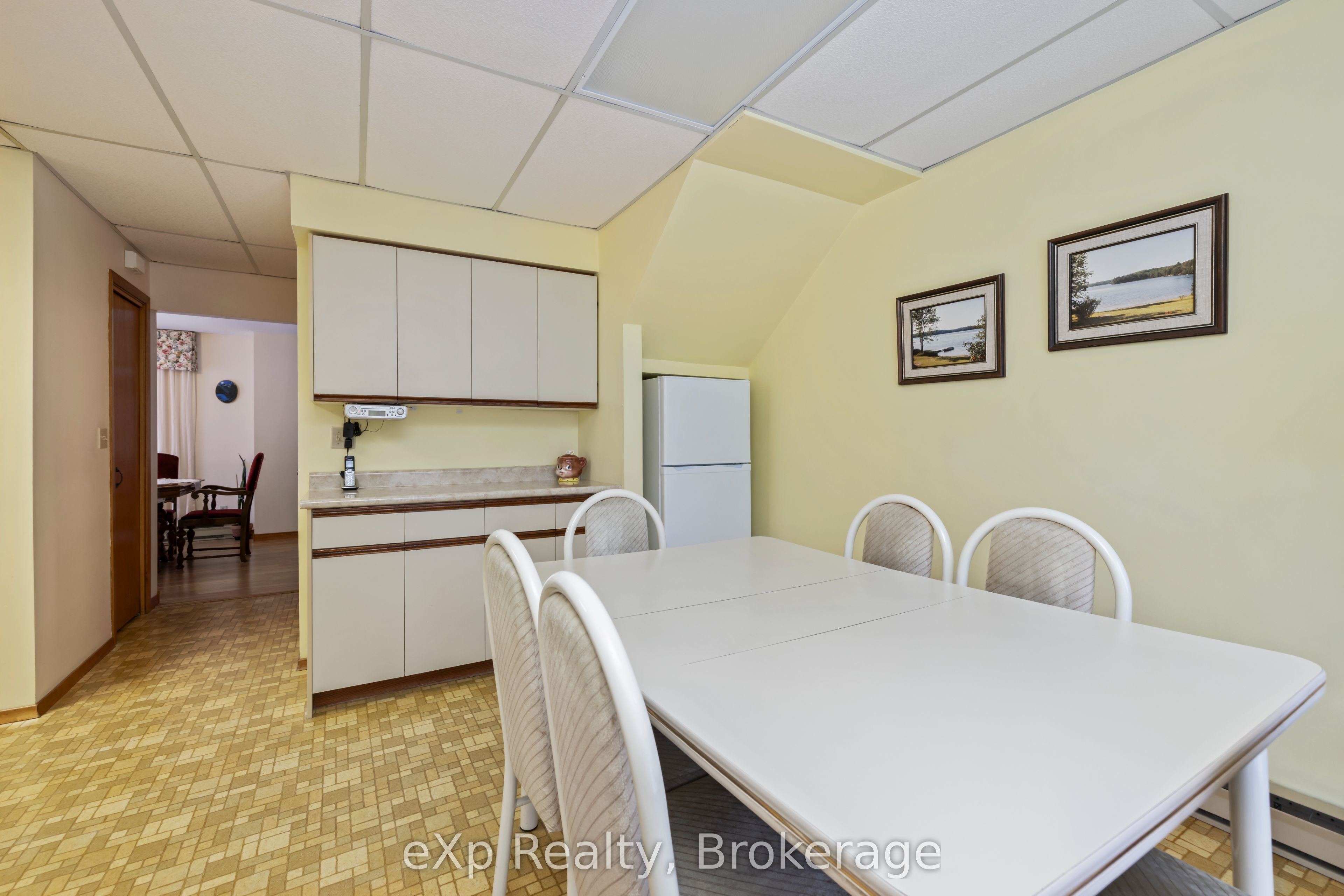2 Henry Street Property Photo 11