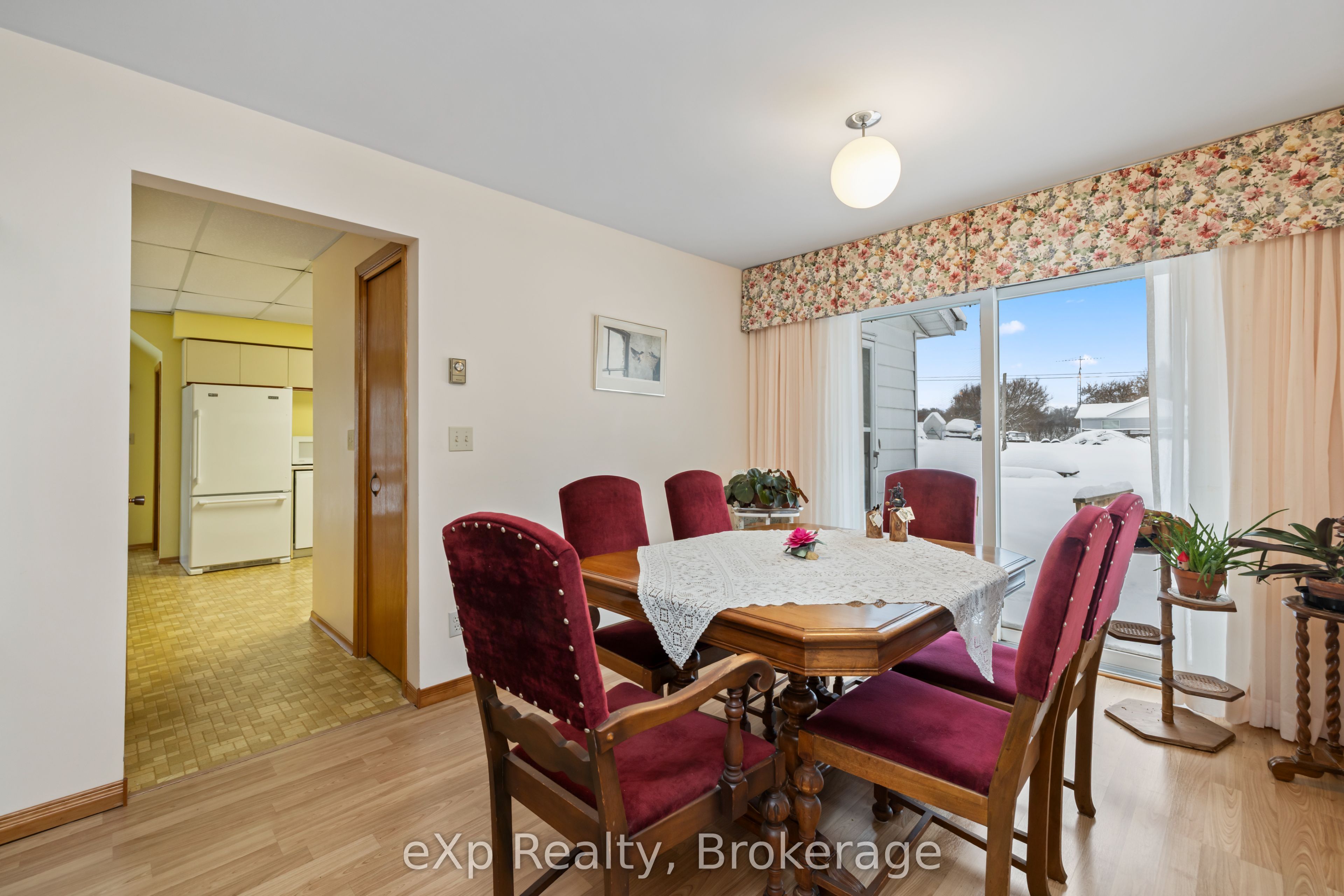 2 Henry Street Property Photo 14