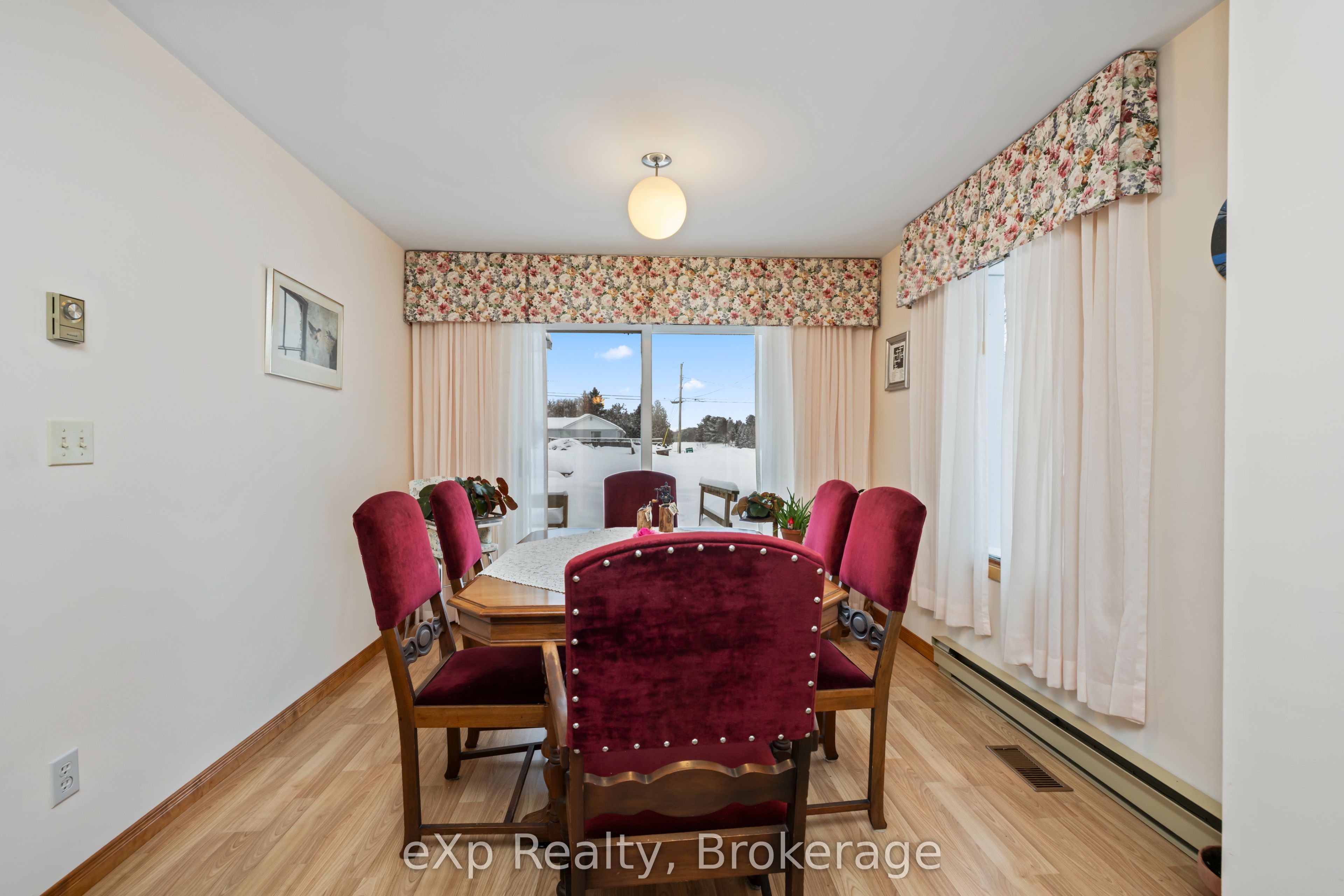 2 Henry Street Property Photo 15