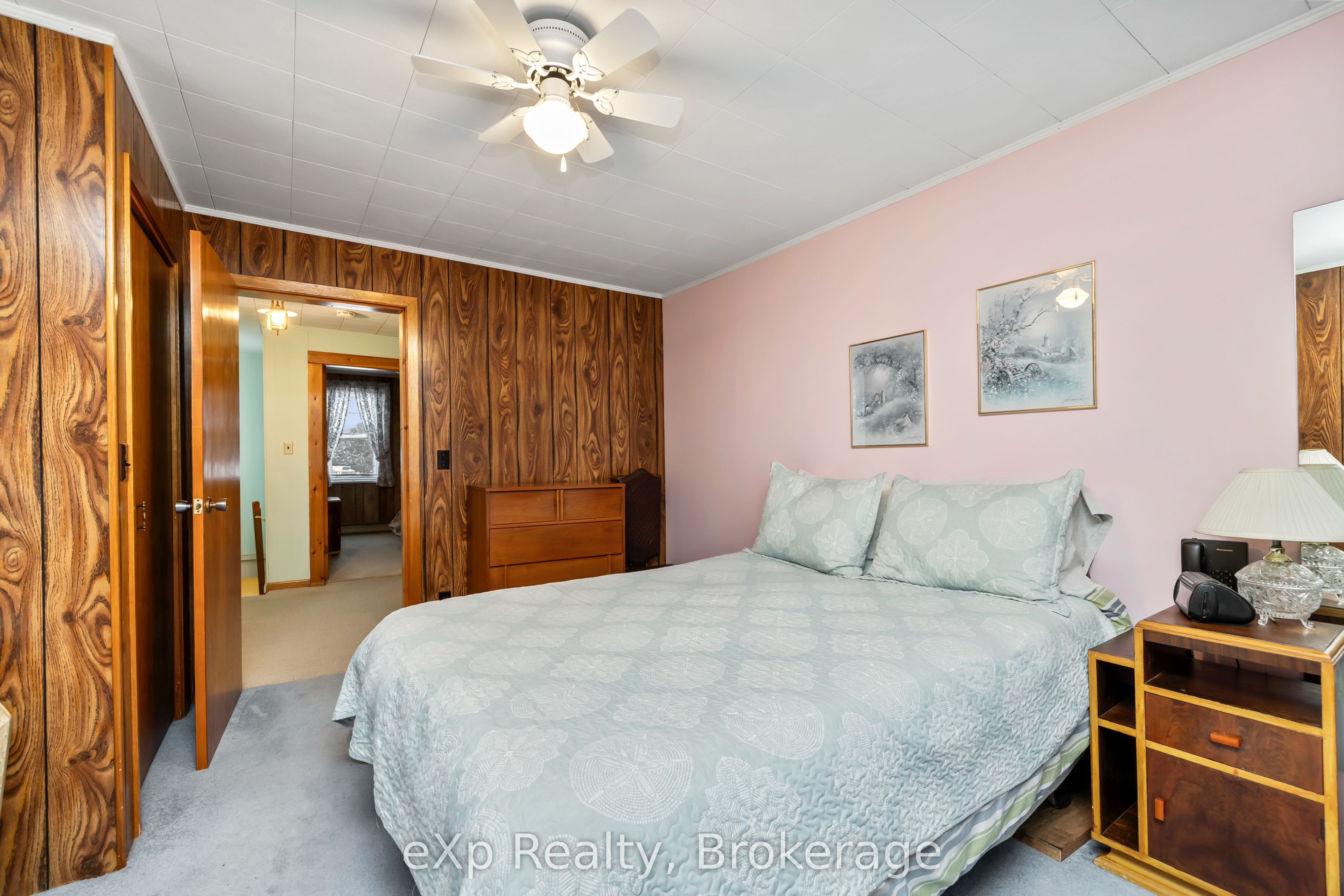 2 Henry Street Property Photo 23