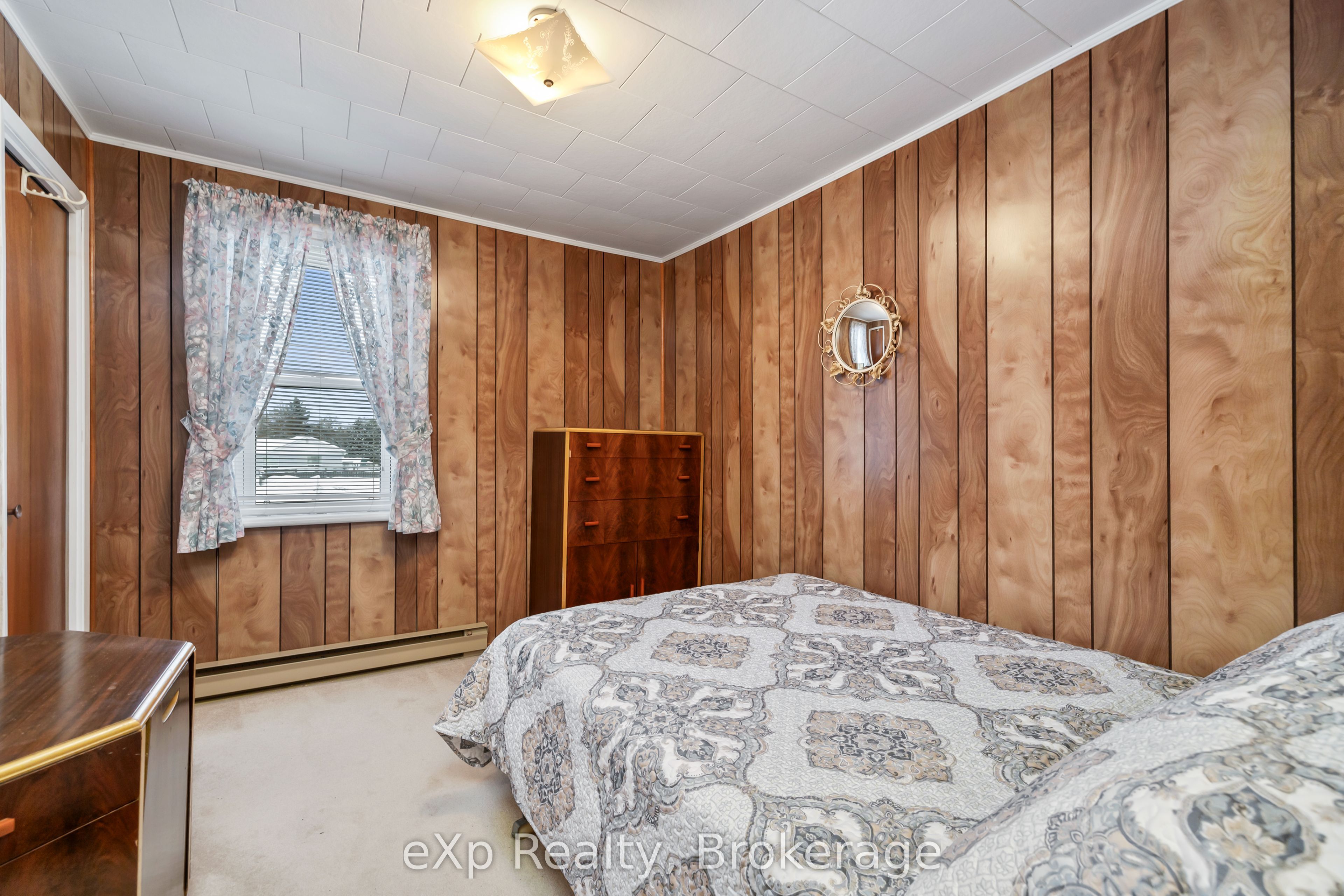 2 Henry Street Property Photo 25