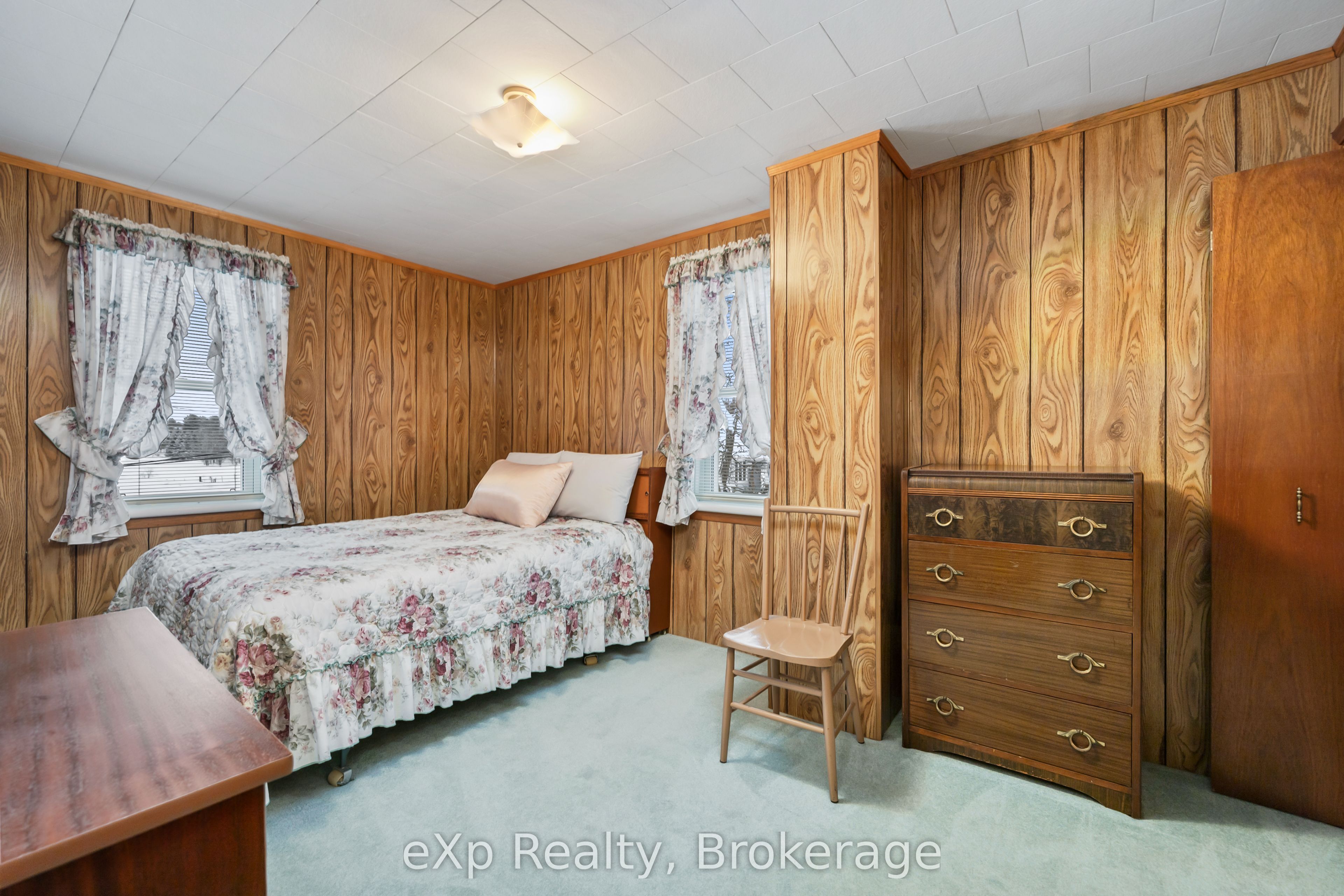 2 Henry Street Property Photo 29