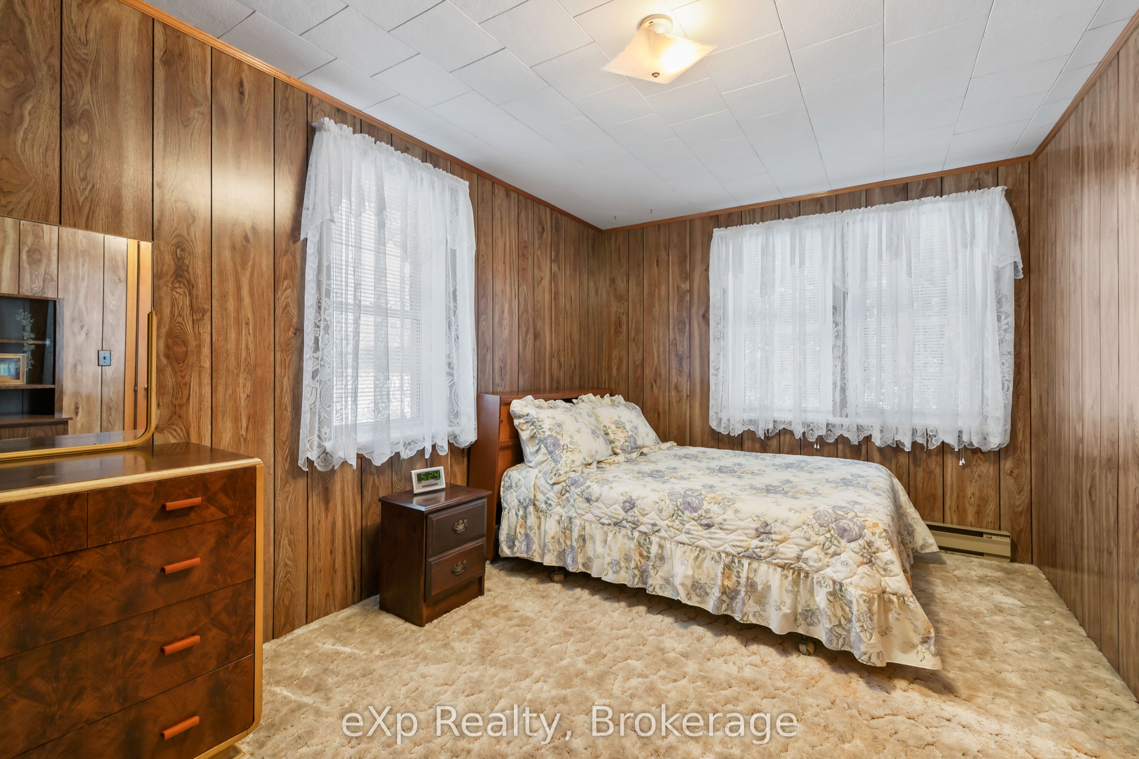 2 Henry Street Property Photo 32