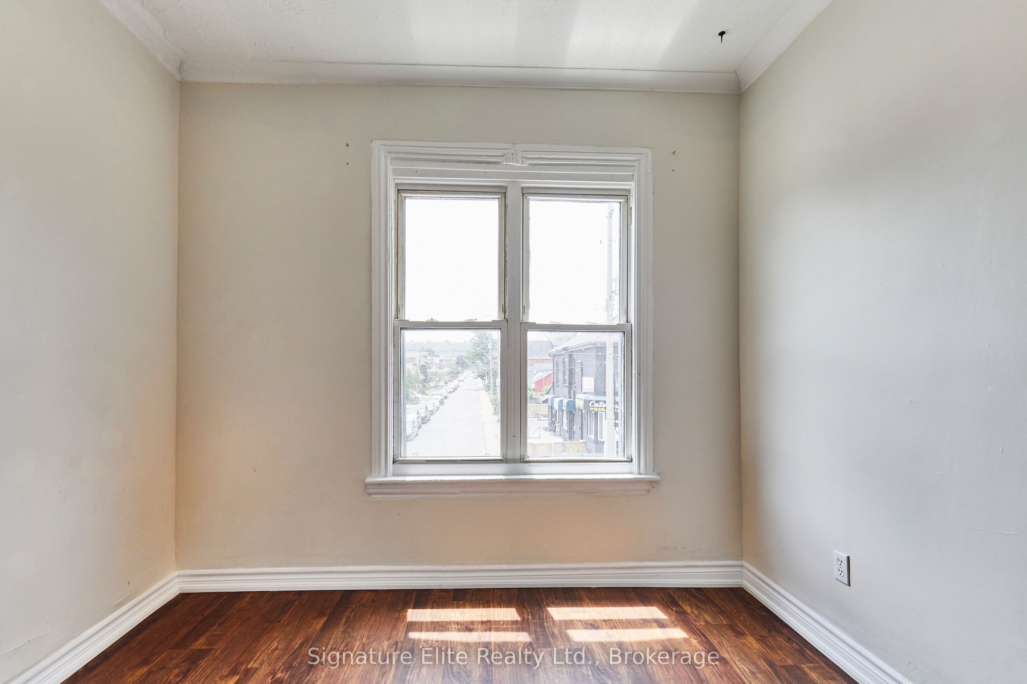 363 Barton Street E Property Photo 11