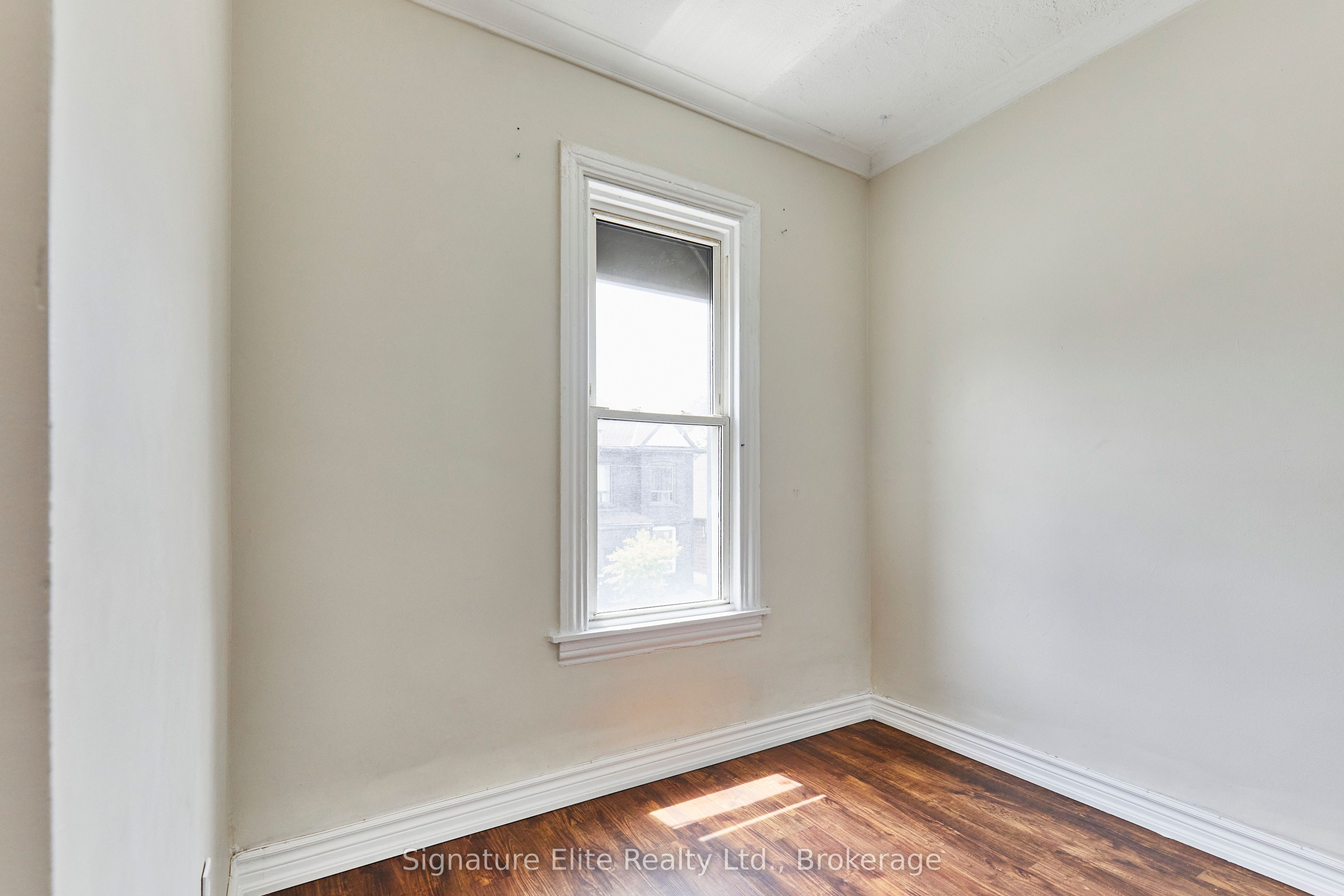 363 Barton Street E Property Photo 12