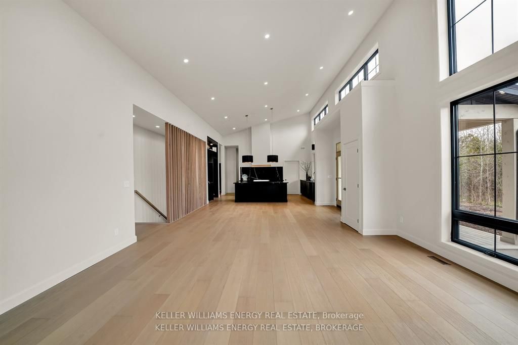 1032 Burr Road Property Photo 4
