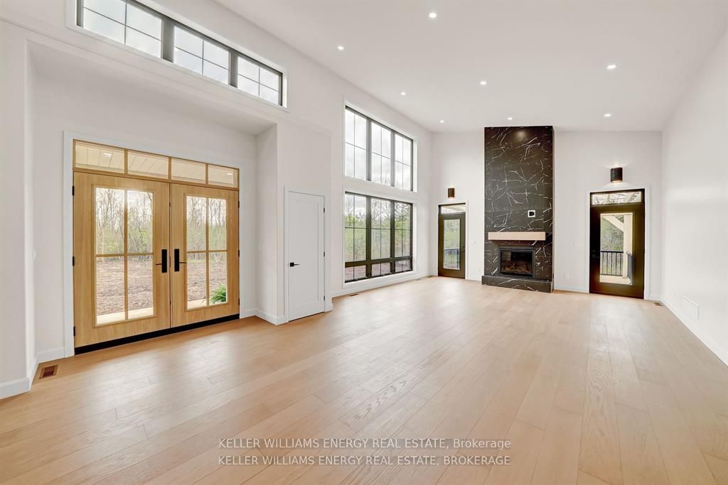 1032 Burr Road Property Photo 8