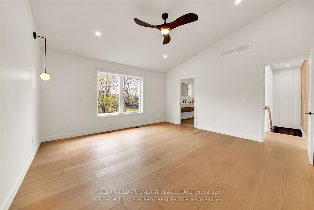 1032 Burr Road Property Photo 11