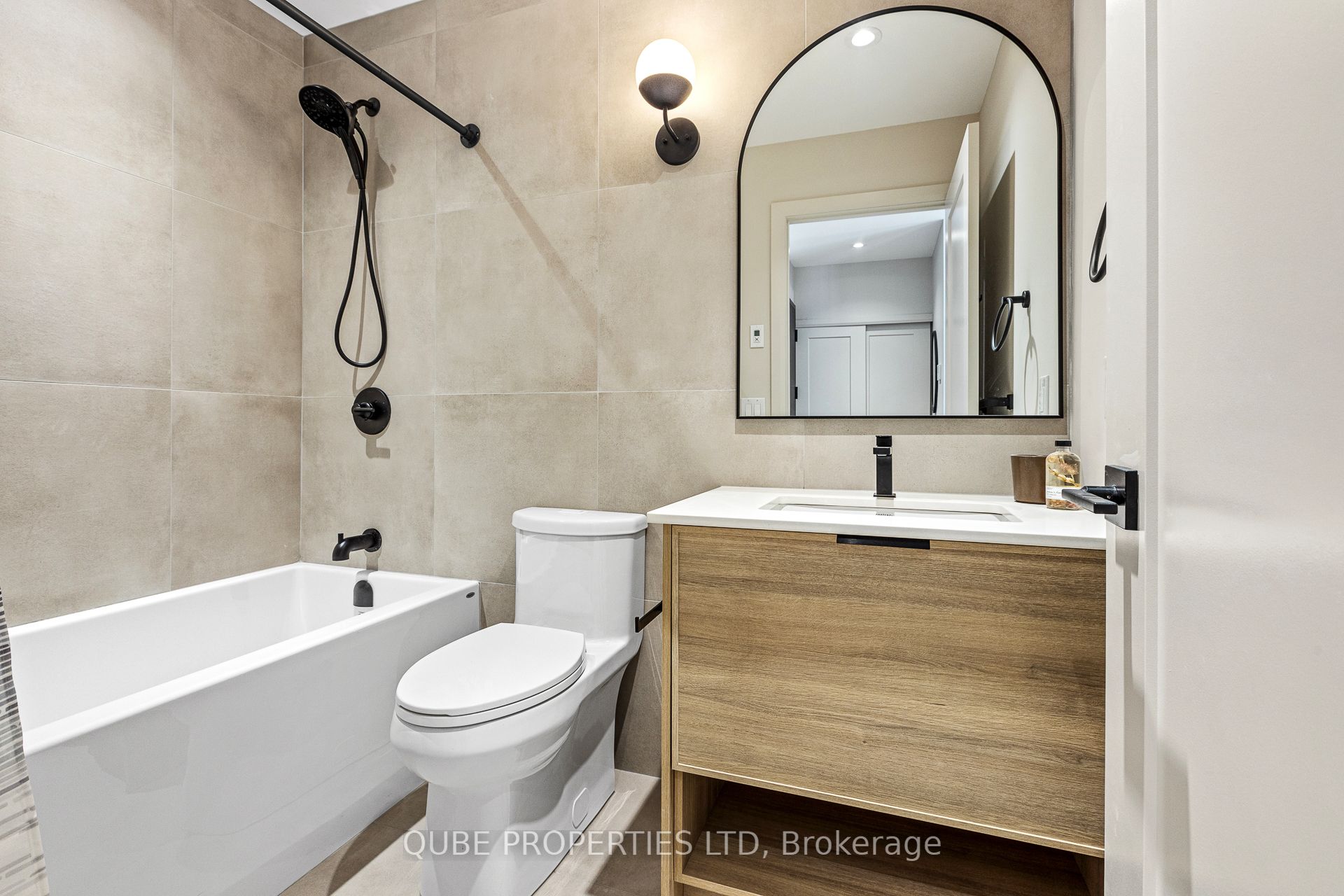 1185 Beaverwood Road 106 Property Photo 4