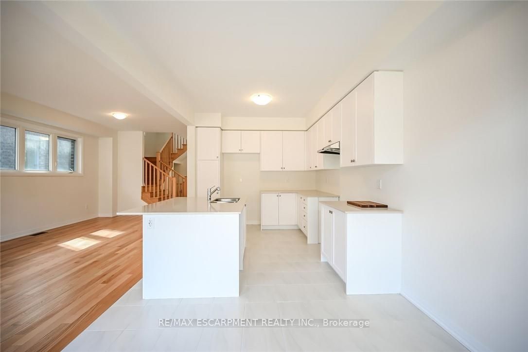 377 Provident Way Property Photo 5