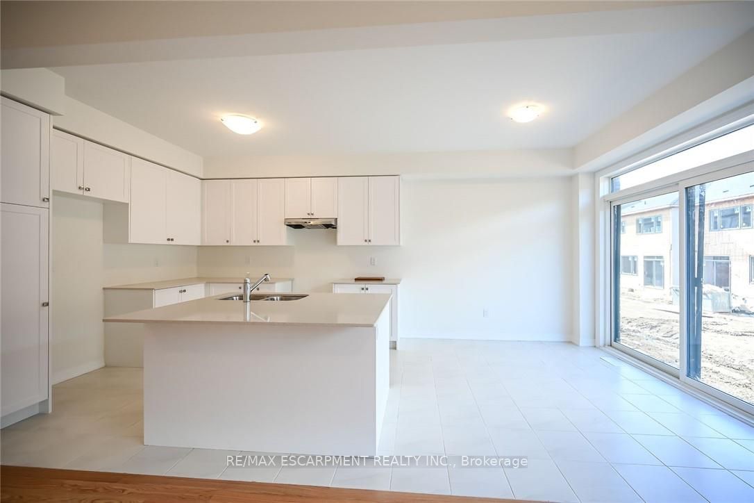 377 Provident Way Property Photo 7