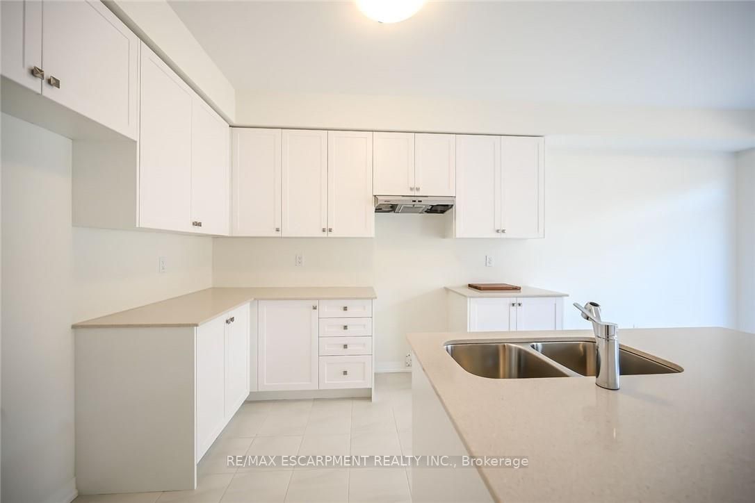 377 Provident Way Property Photo 9