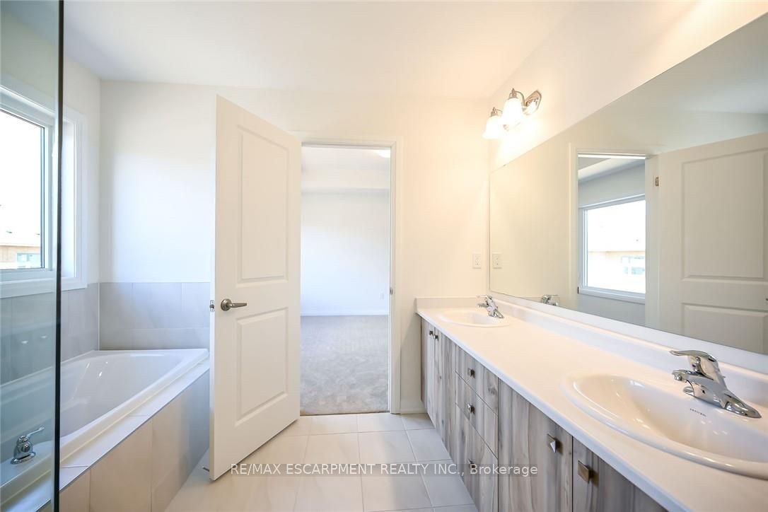 377 Provident Way Property Photo 32