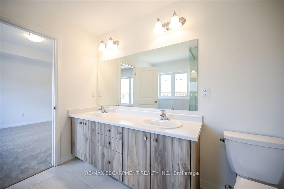 377 Provident Way Property Photo 33