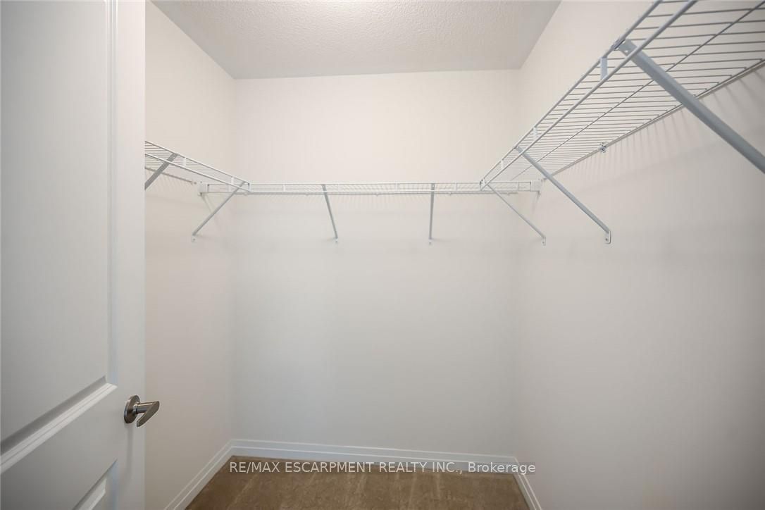 377 Provident Way Property Photo 34